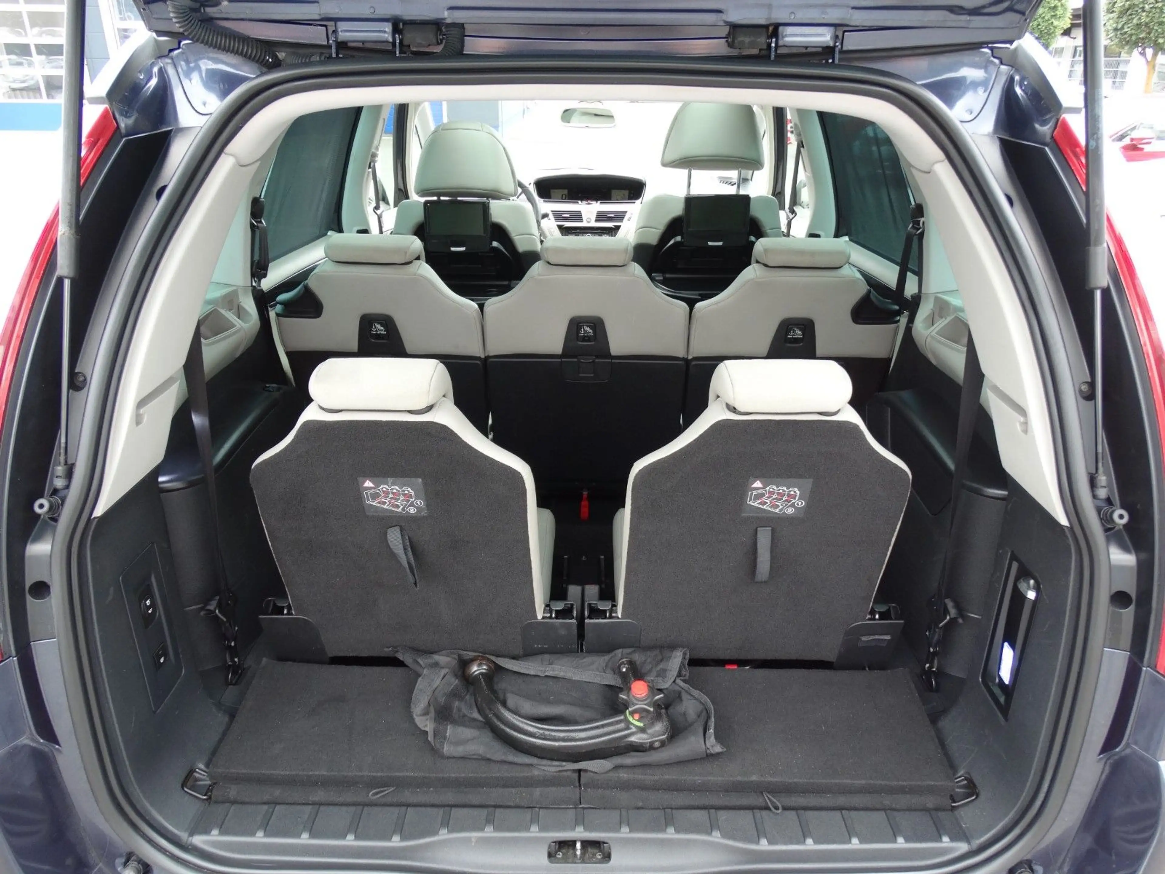 Citroen Grand C4 Picasso *2.0Hdi-150Ps*7Sitze*Pano*AHK*SZ — photo 10