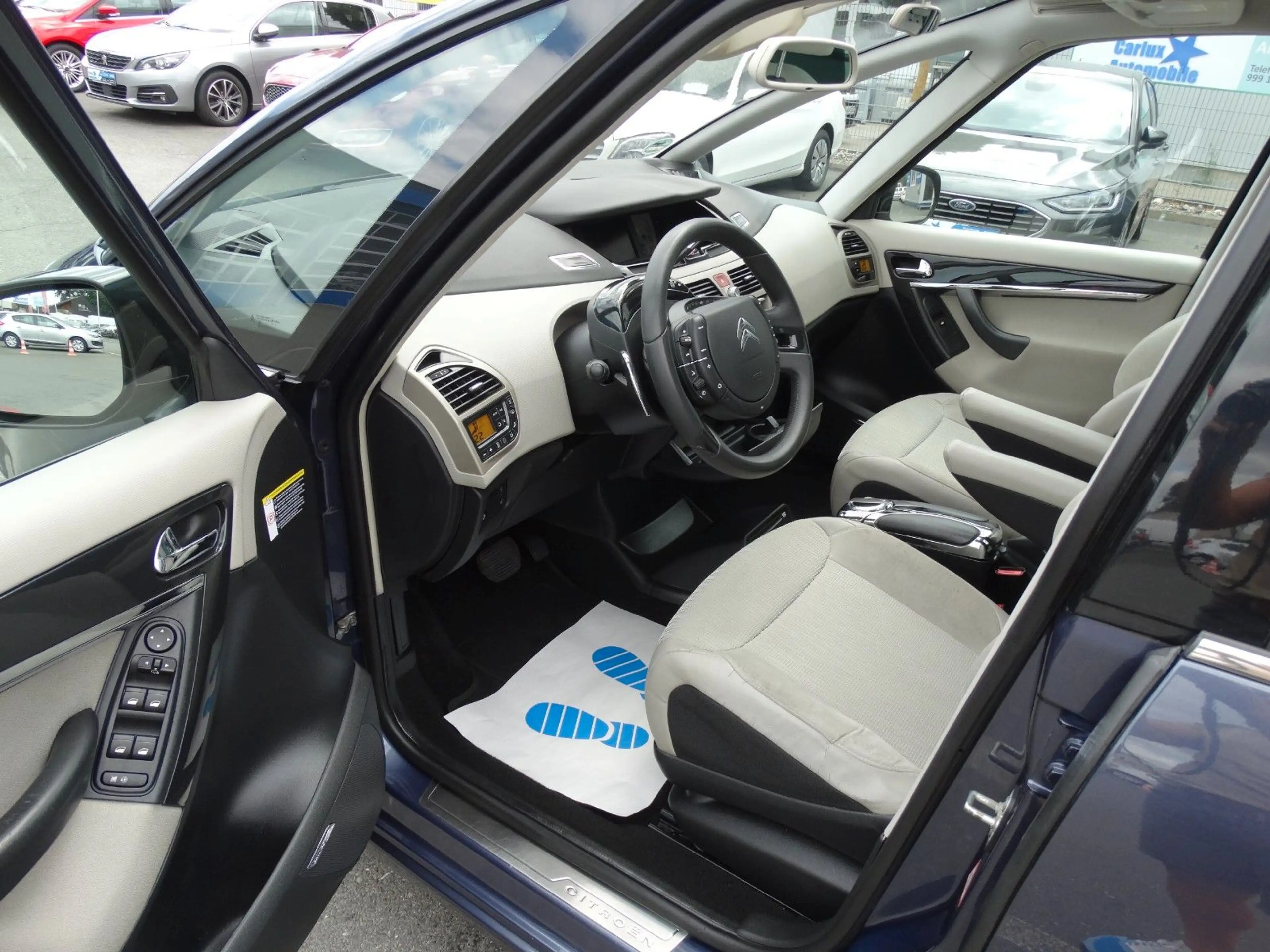 Citroen Grand C4 Picasso *2.0Hdi-150Ps*7Sitze*Pano*AHK*SZ — photo 8