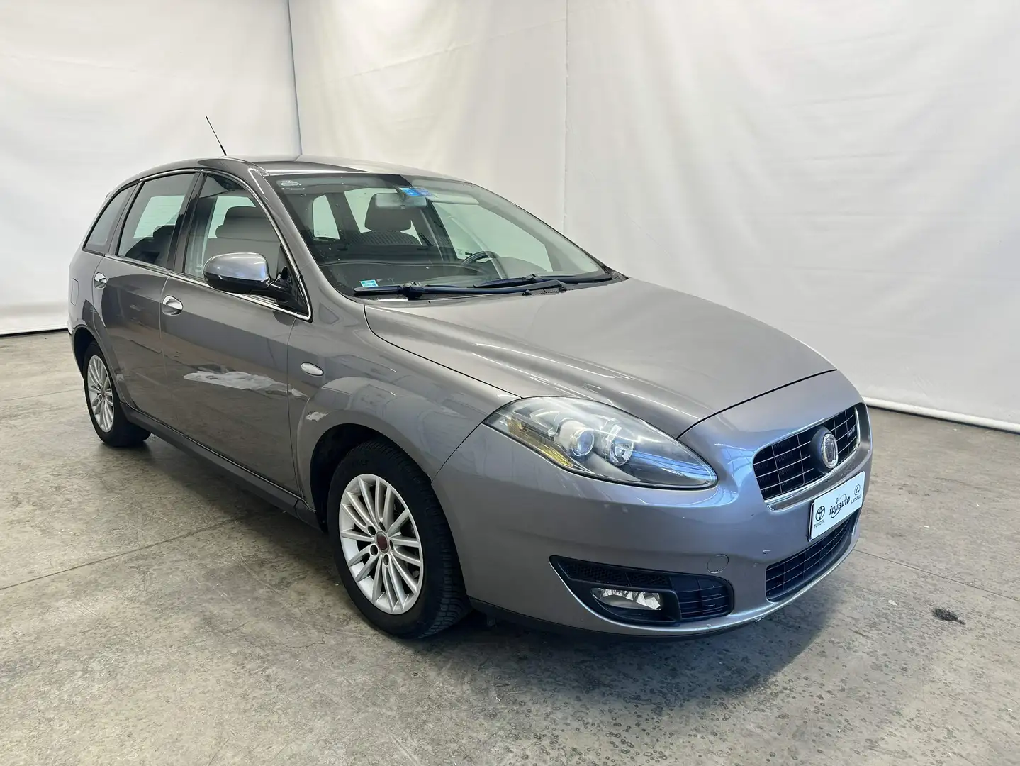Fiat Croma Croma 1.9 mjt 8v Active Silber - 2
