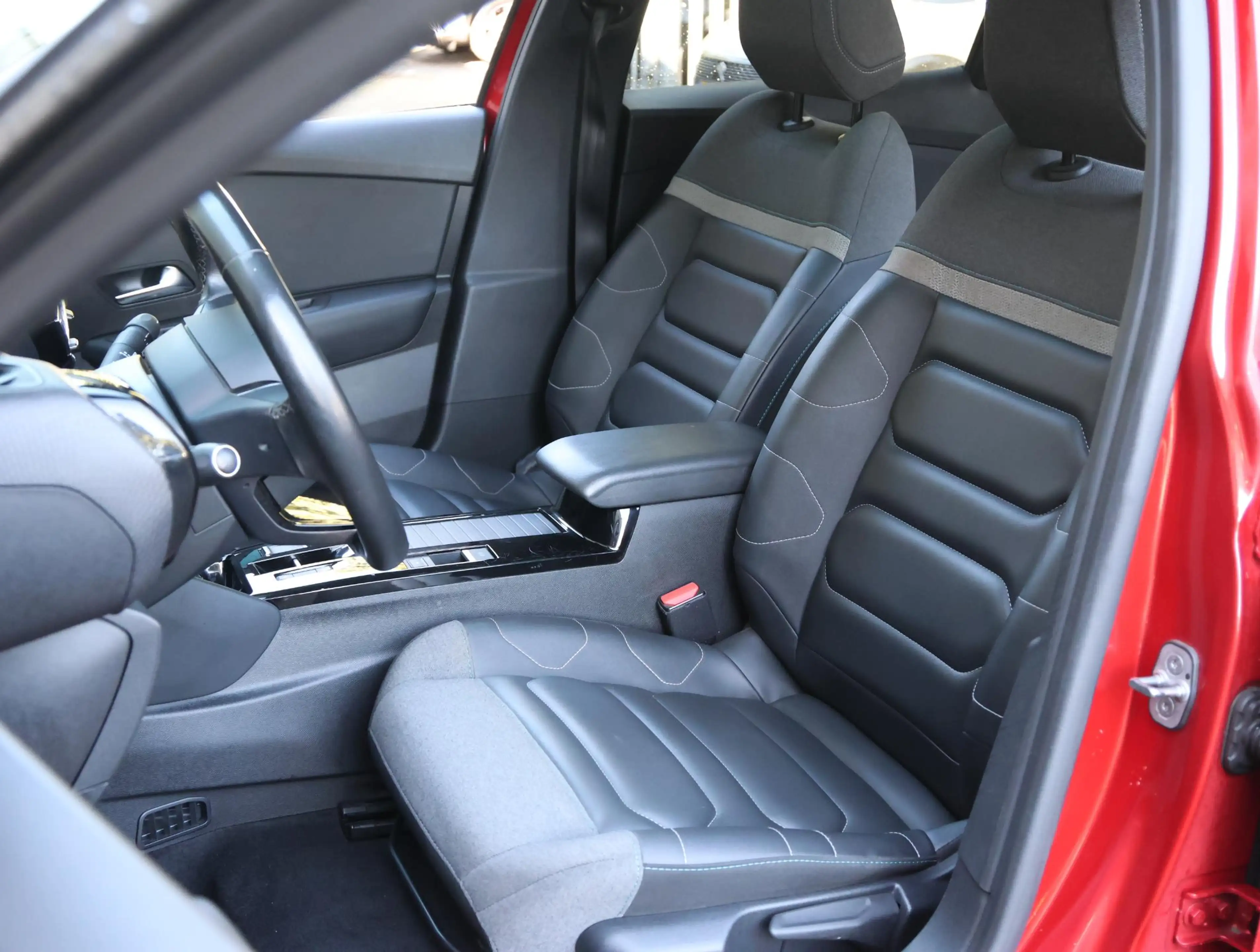 Citroen E-C4 Electric Shine 50 kWh 136pk | Navigatie | Schuifdak | Camer — photo 13