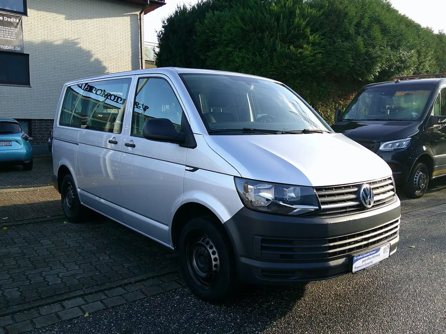 Volkswagen T6 Transporter Kombi 8-Sitzer Silber - 2