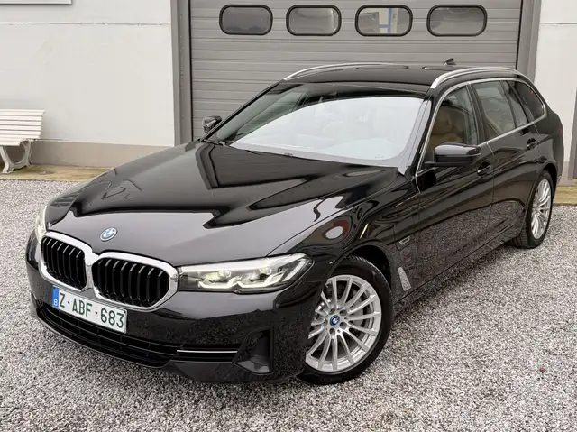 BMW 520 e Touring // Cognac // Trekhaak // HarmanK // GAR.