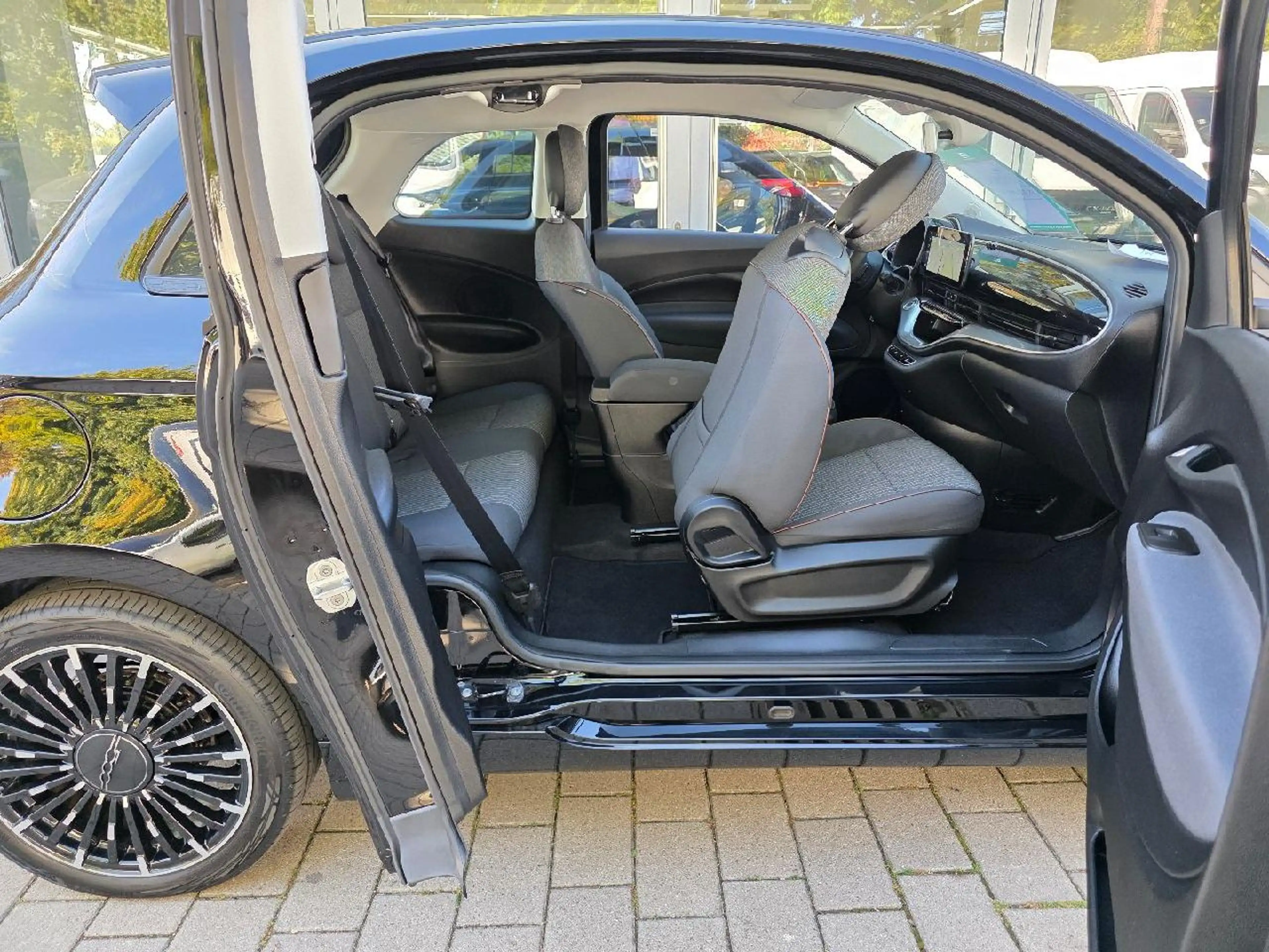 Fiat 500e 3+1 Icon — photo 7