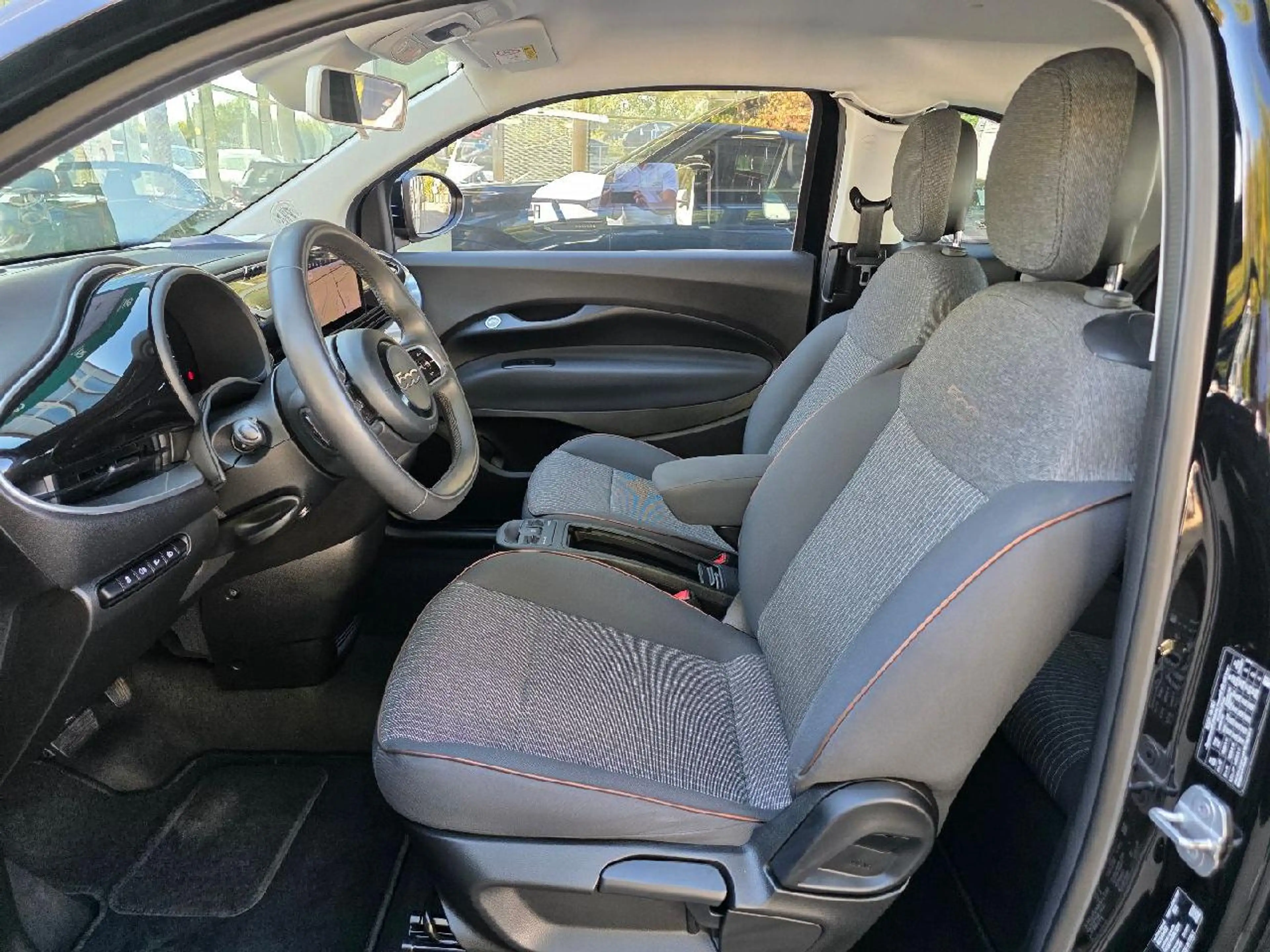Fiat 500e 3+1 Icon — photo 8