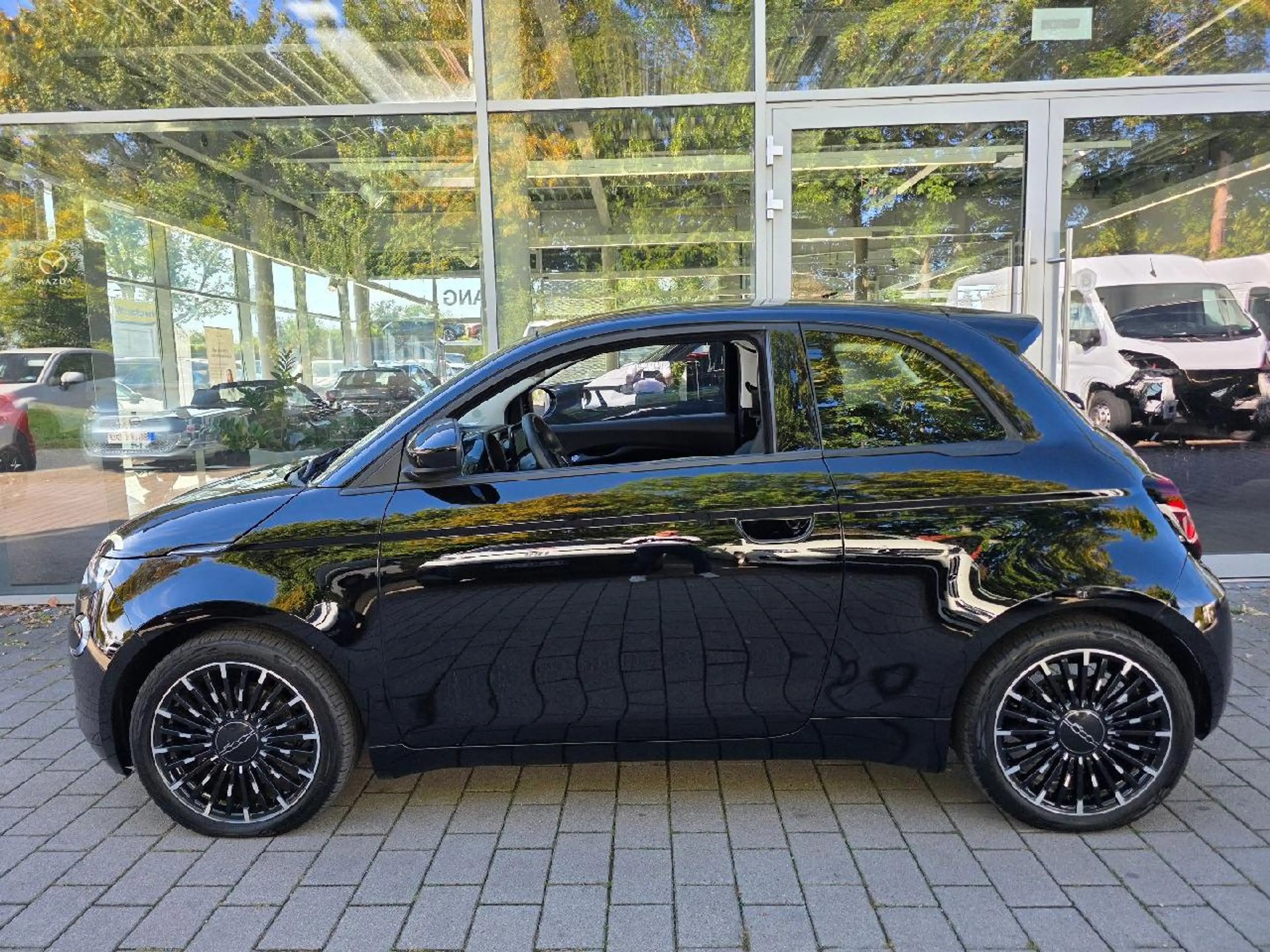 Fiat 500e 3+1 Icon — photo 2