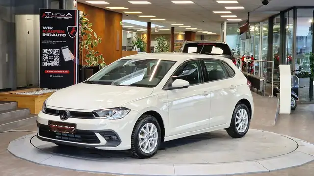 Volkswagen Polo view 4