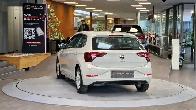 Volkswagen Polo view 7