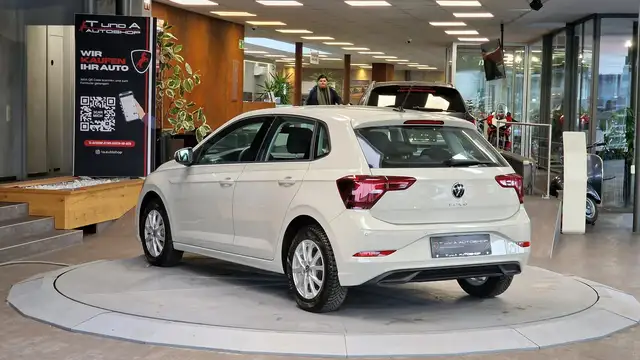 Volkswagen Polo view 6