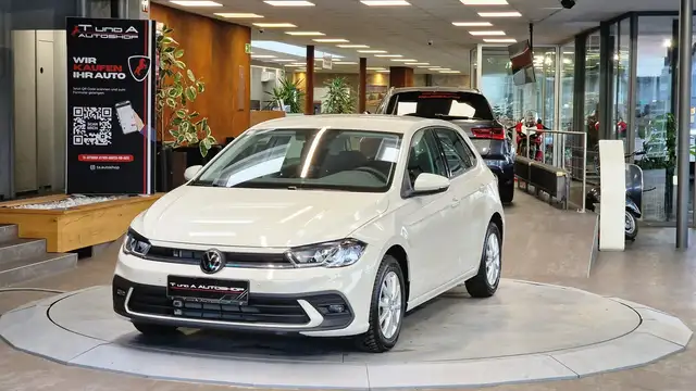 Volkswagen Polo view 2