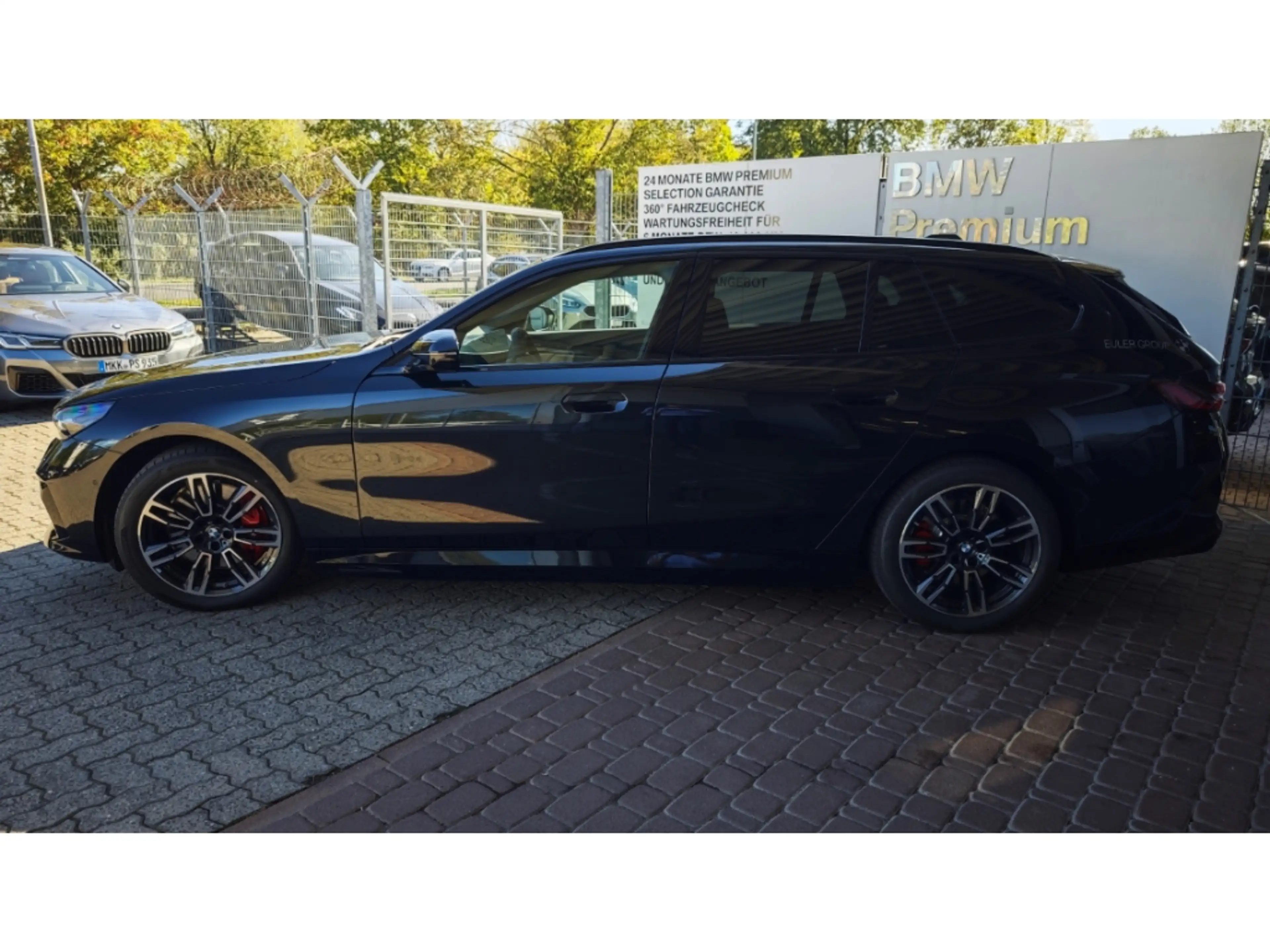 BMW i5 eDrive40 Touring Sportpaket Navi Digitales Cockpit — photo 3