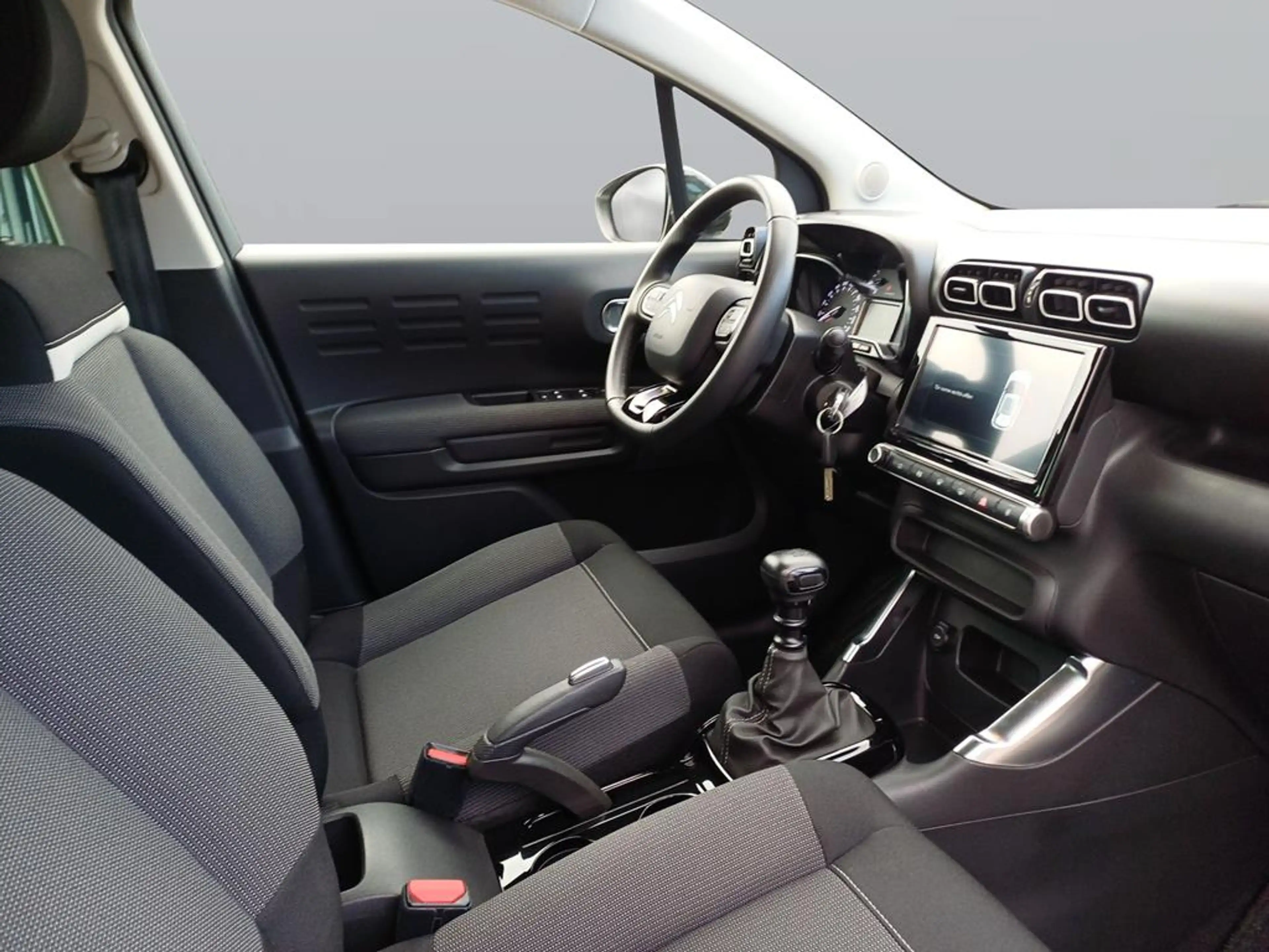Citroen C3 Aircross PureTech 110 S&S Shine — photo 10