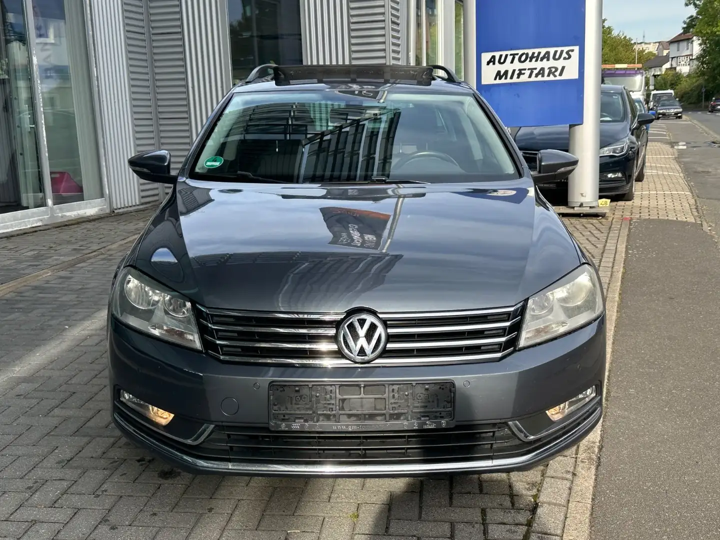 Volkswagen Passat Variant Passat 2.0TDI Comfortline BMT Pano AHK Kamera Grau - 2
