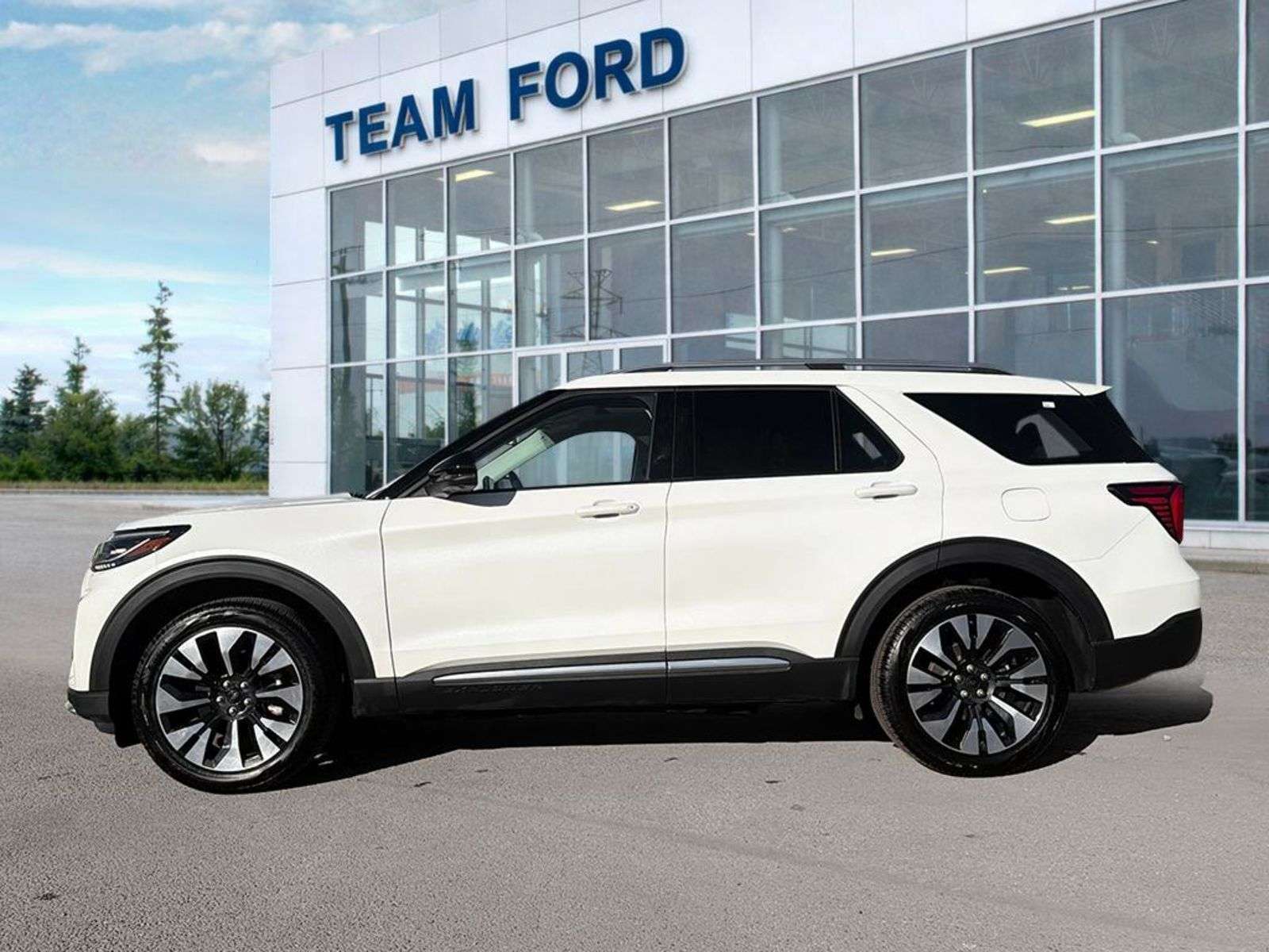 2026 Ford Explorer PLATINUM, 2.3L I-4ENG, 360- DEGREE CAMERA, FOG LAM — снимка 1