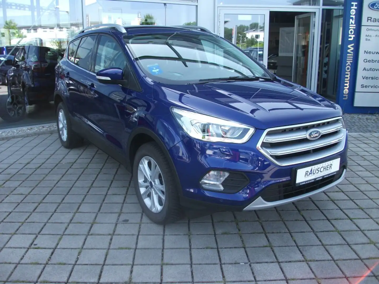 Ford Kuga 1.5 EcoBoost 2x4 Titanium Blau - 2