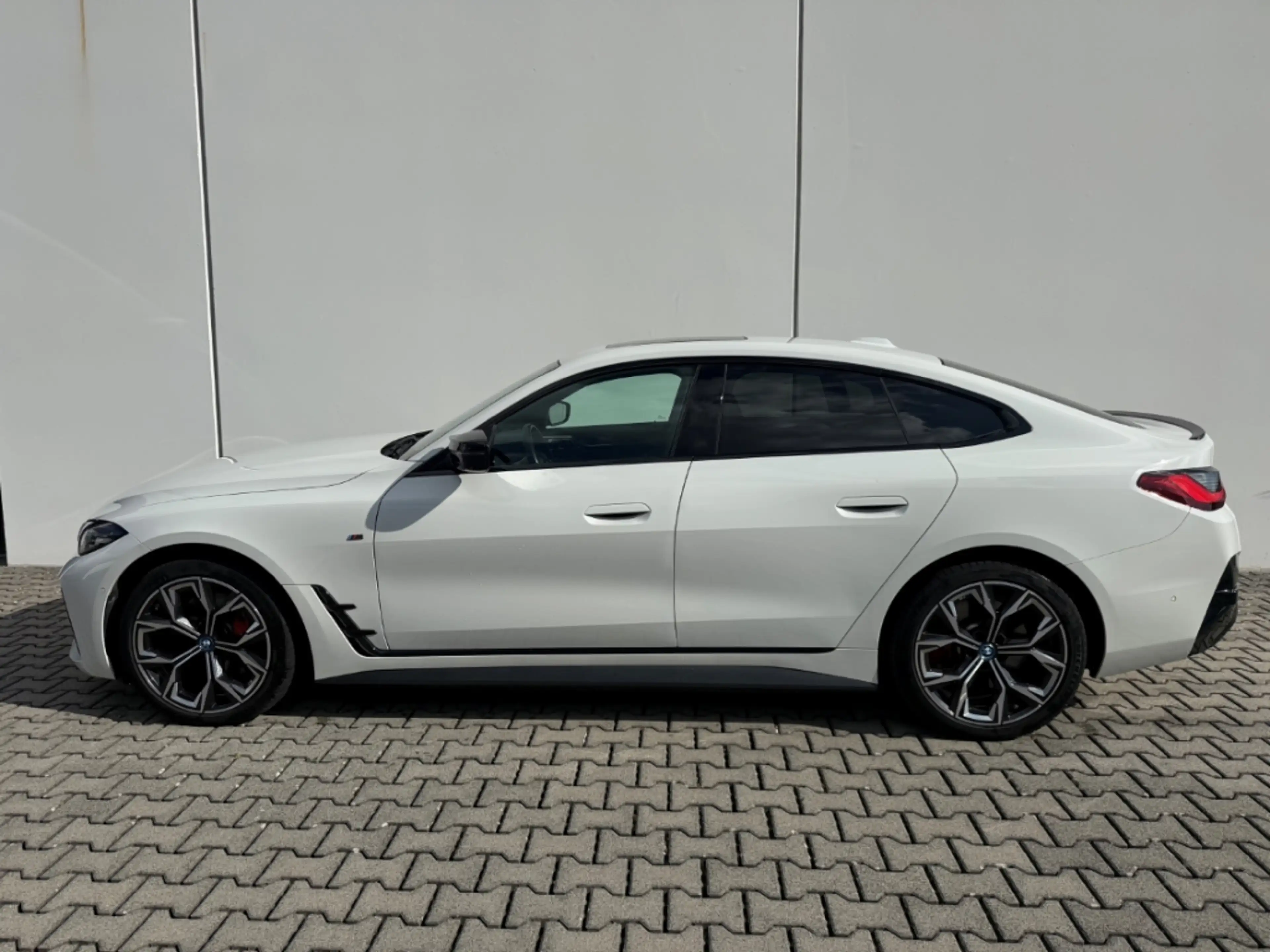 BMW i4 Gran Coupe Sportpaket AD AHK-klappbar Memory Sitze — photo 3