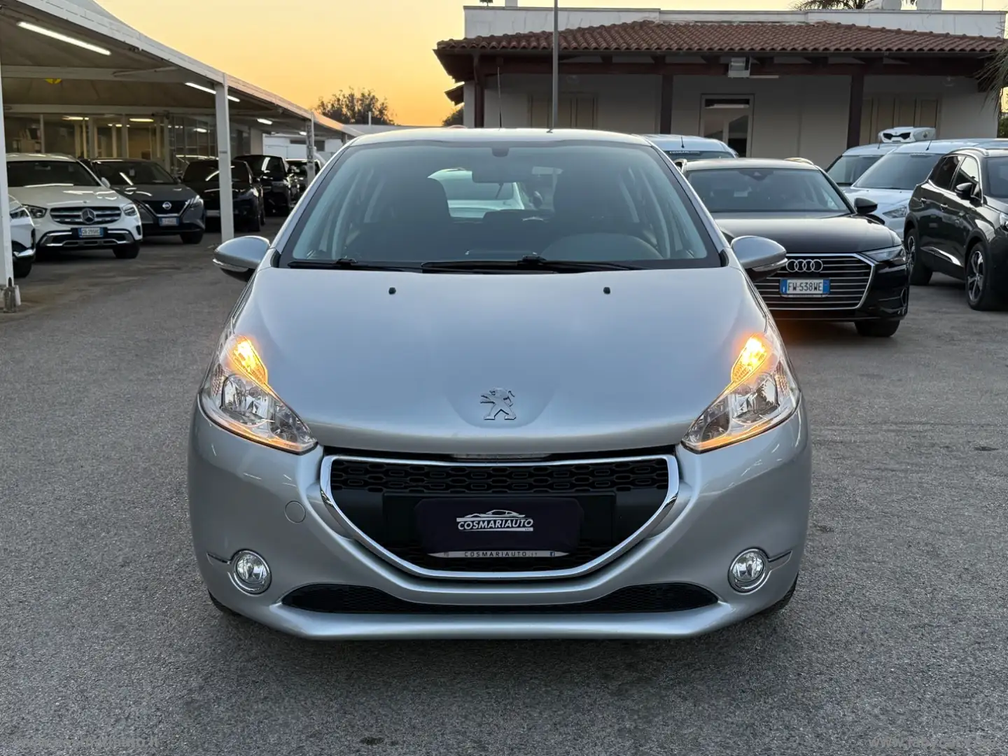 Peugeot 208 1.4 VTi 95 CV 5p. GPL Allure Gris - 2