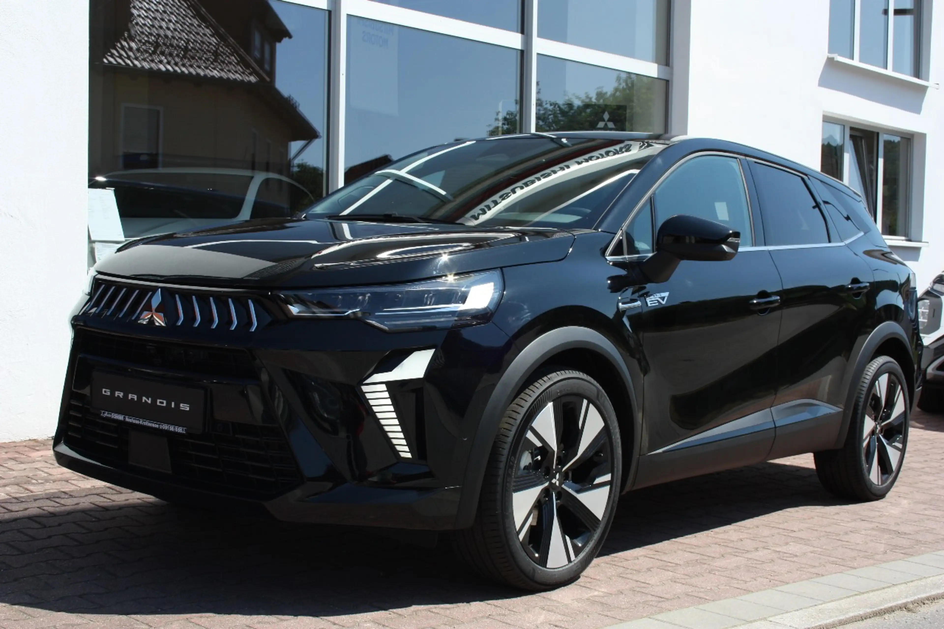 Mitsubishi Grandis Intro Edition 1.8 Hybrid, Google, LED — photo 3