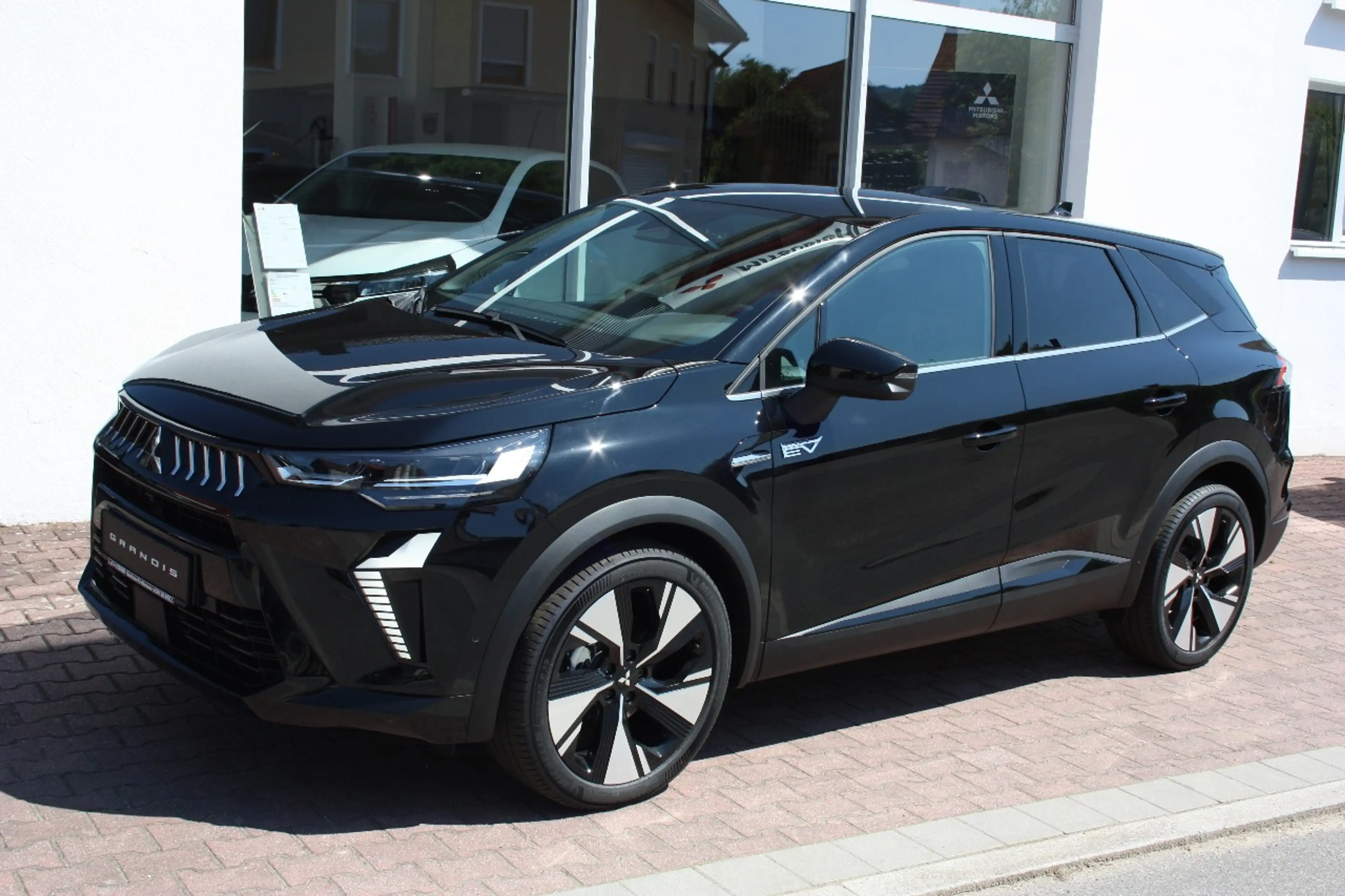 Mitsubishi Grandis Intro Edition 1.8 Hybrid, Google, LED