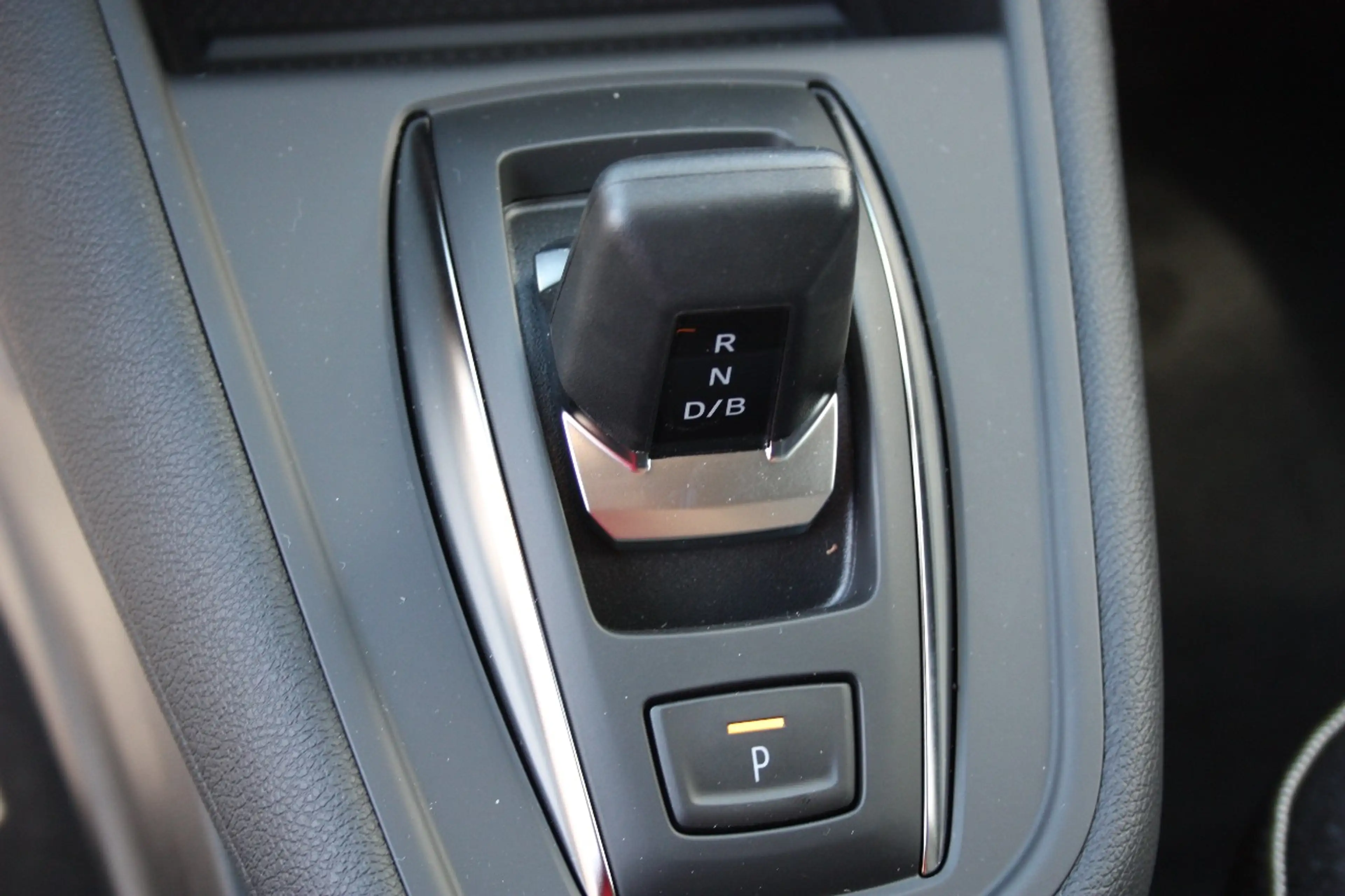 Mitsubishi Grandis Intro Edition 1.8 Hybrid, Google, LED — photo 14