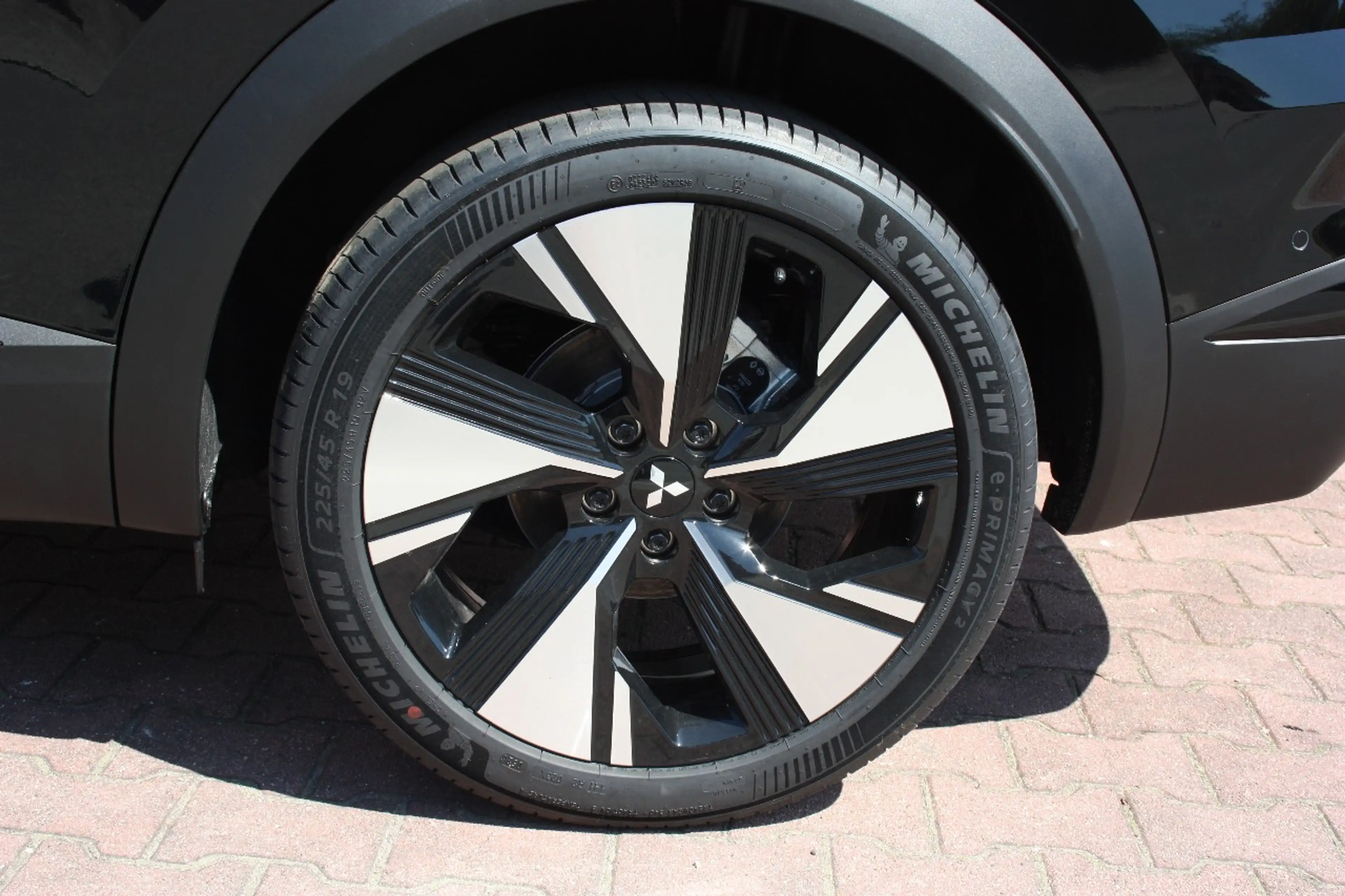 Mitsubishi Grandis Intro Edition 1.8 Hybrid, Google, LED — photo 5