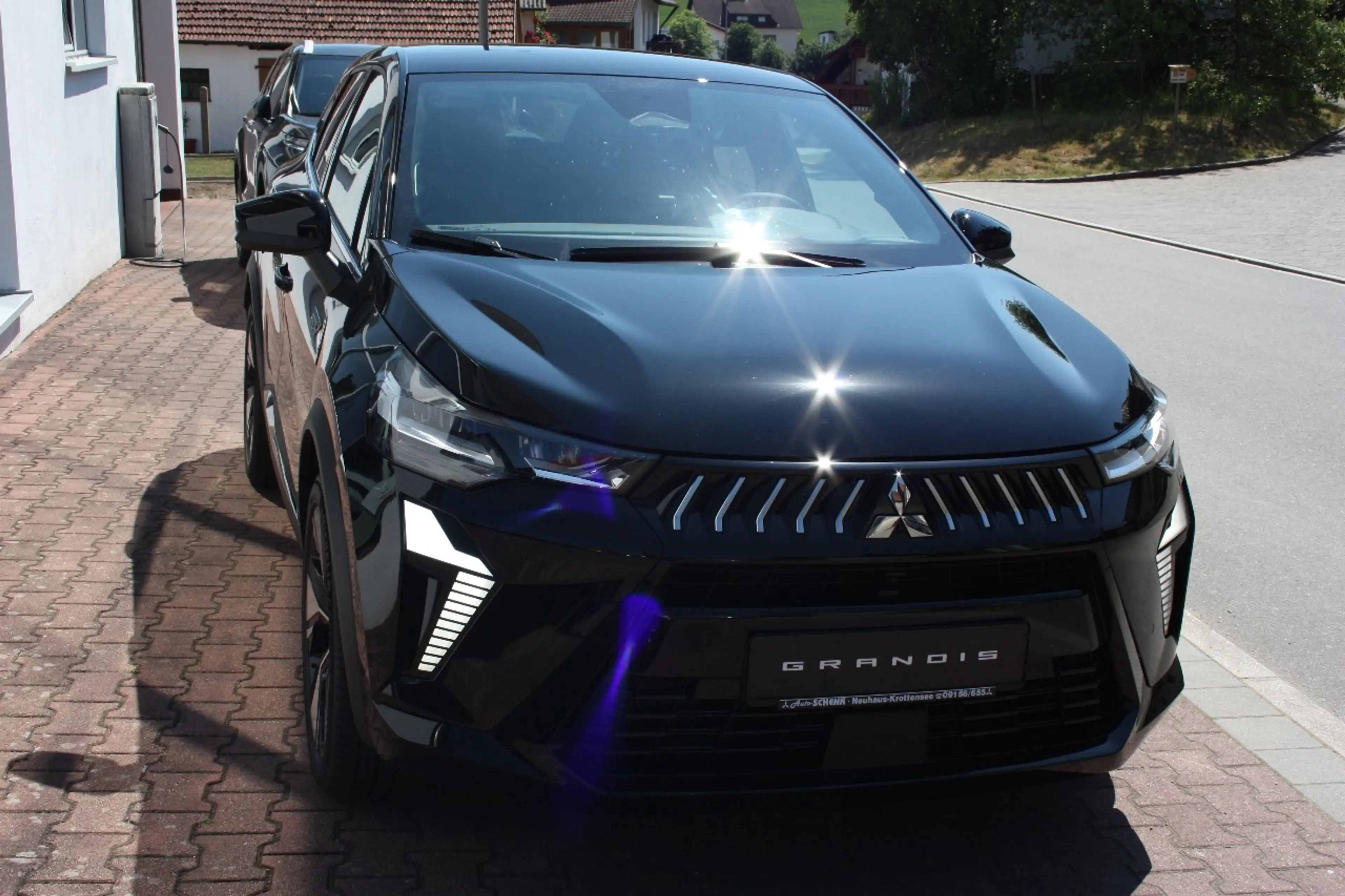 Mitsubishi Grandis Intro Edition 1.8 Hybrid, Google, LED — photo 4