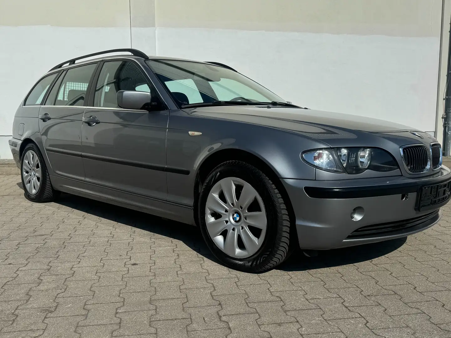 BMW 318 Klimaautom-AHK-Inspekt neu-Tüv07-26 top Zusta Silver - 1