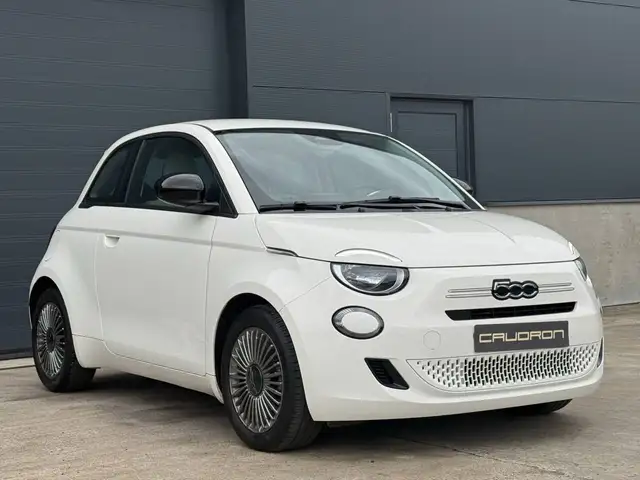 Fiat 500 1.0 Hybrid Icone 'FireFly' / 10" touchscreen / Carplay / Alu Velgen / Nieuwstaat