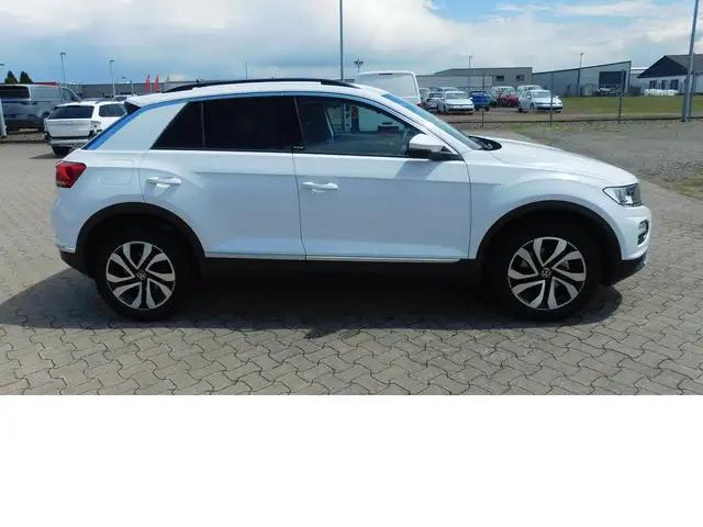 Volkswagen T-Roc view 2