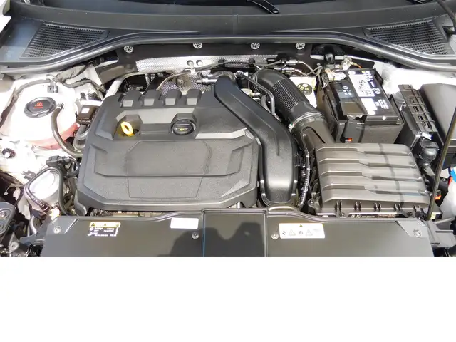 Volkswagen T-Roc view 14