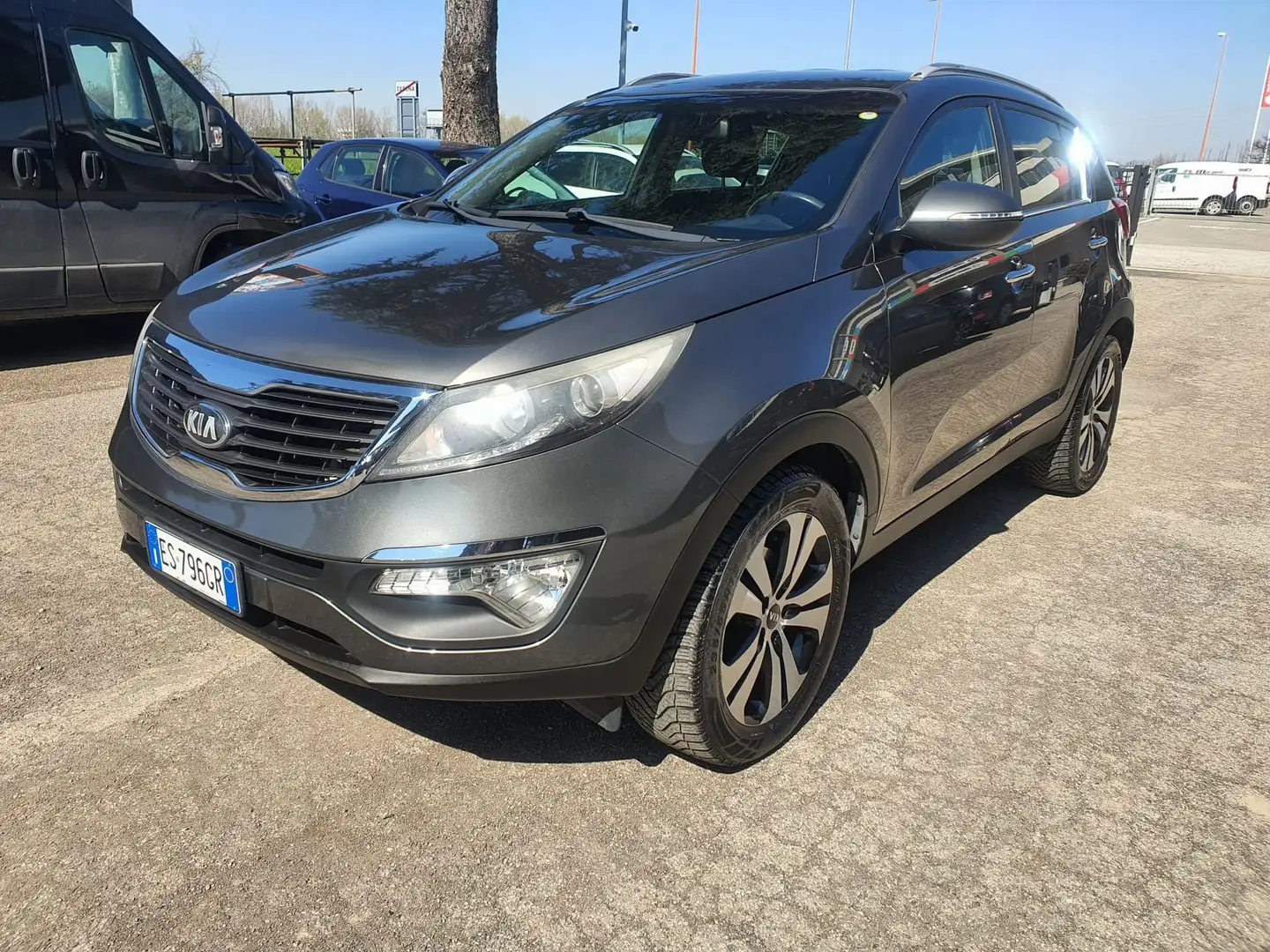 Kia Sportage Sportage 1.7 CRDI VGT 2WD Class Grijs - 1