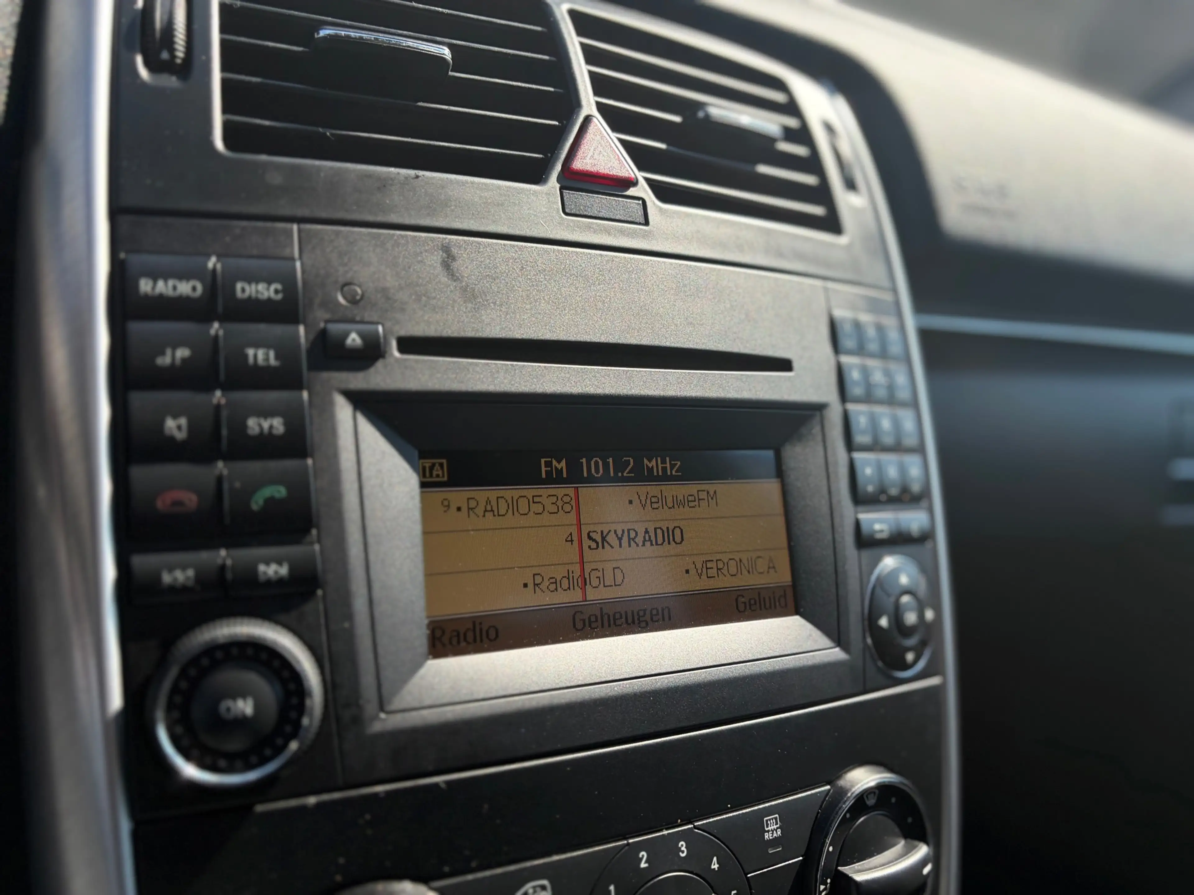 Mercedes-Benz B 160 BlueEFFICIENCY Business Class — photo 31