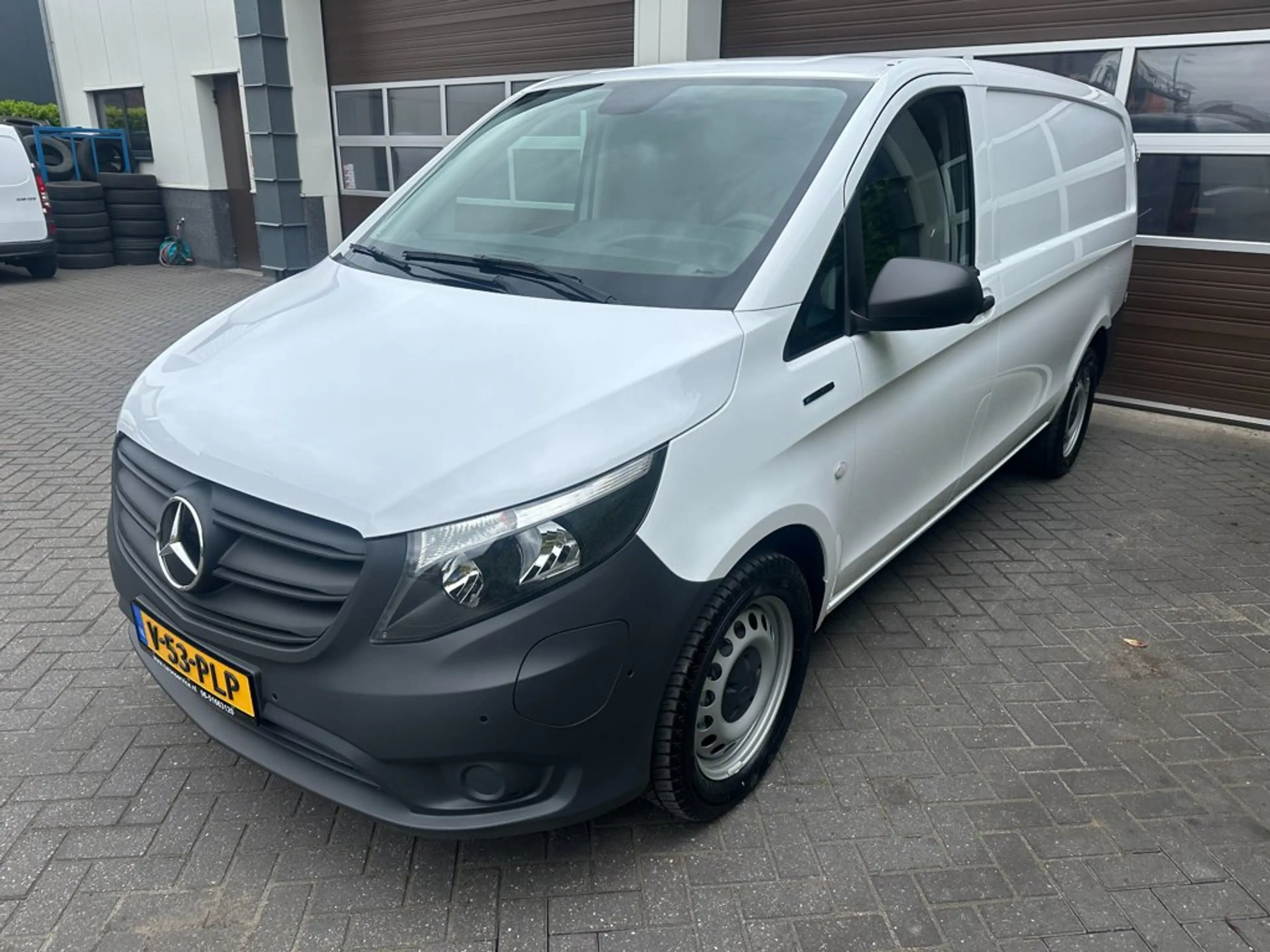 Mercedes-Benz Vito EVITO EVito 112 L2 85KW 60kWh Cruisecontrole Achte — photo 2