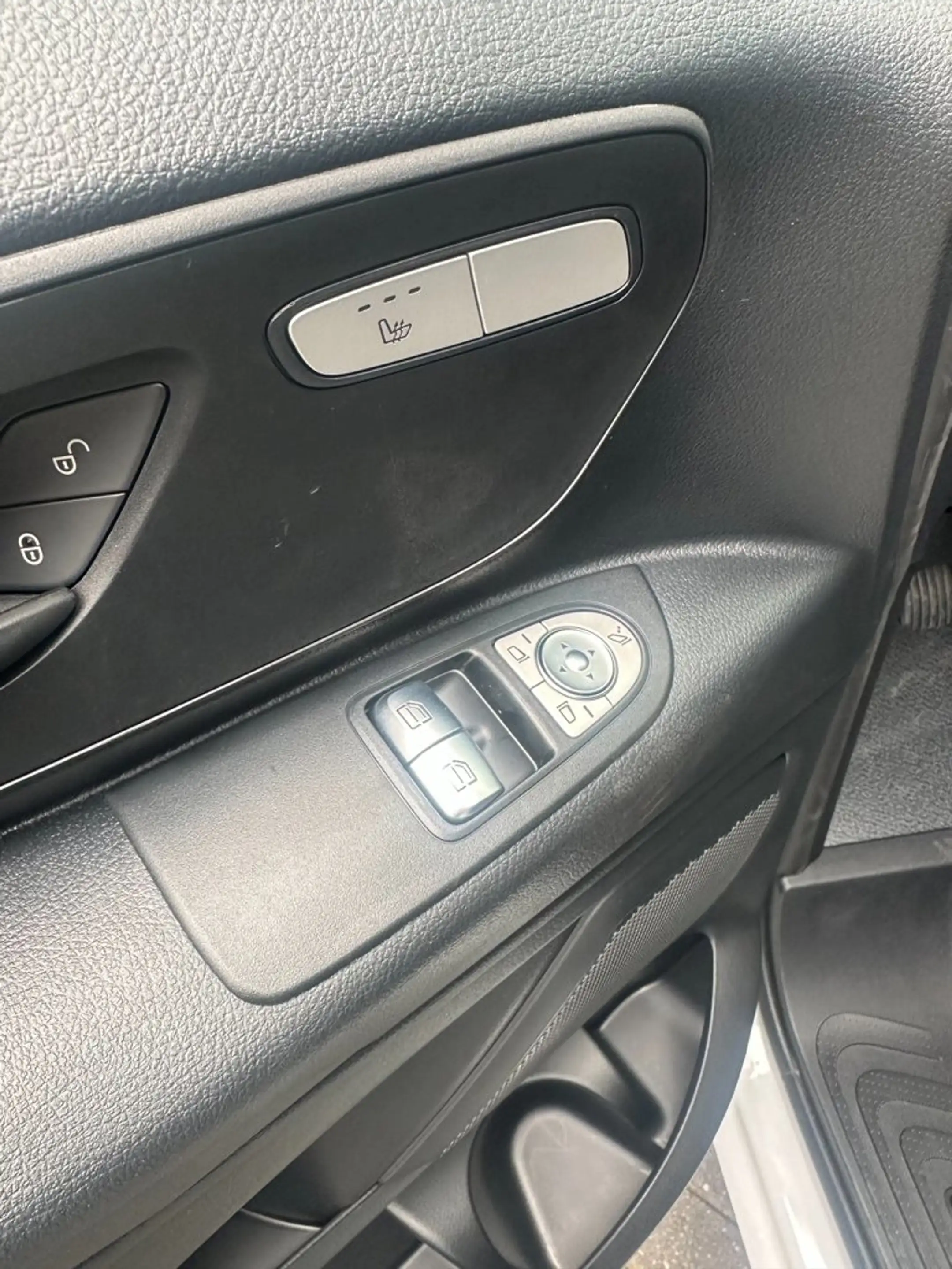 Mercedes-Benz Vito EVITO EVito 112 L2 85KW 60kWh Cruisecontrole Achte — photo 5
