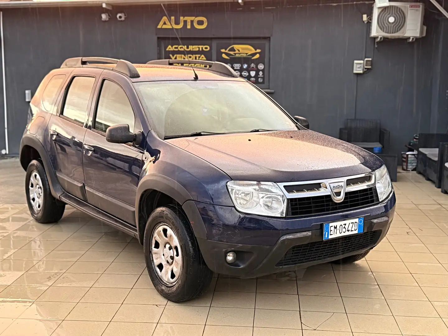 Dacia Duster 1.6 Laureate Gpl 4x2 110cv Garanzia 12 Mesi - 1