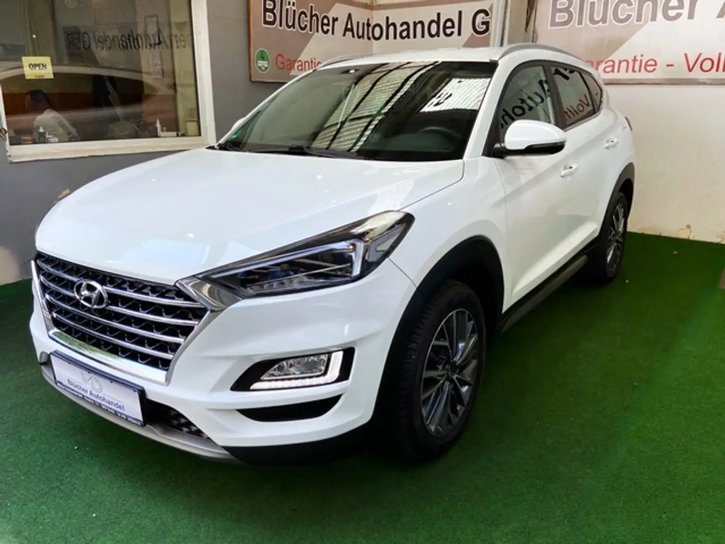 Hyundai TUCSON Tucson Premium Automatik Navi 360° Kamera LED Pre Weiß - 1
