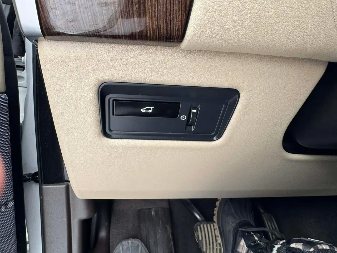 Land Rover Range Rover Sport photo Land Rover Range Rover Sport