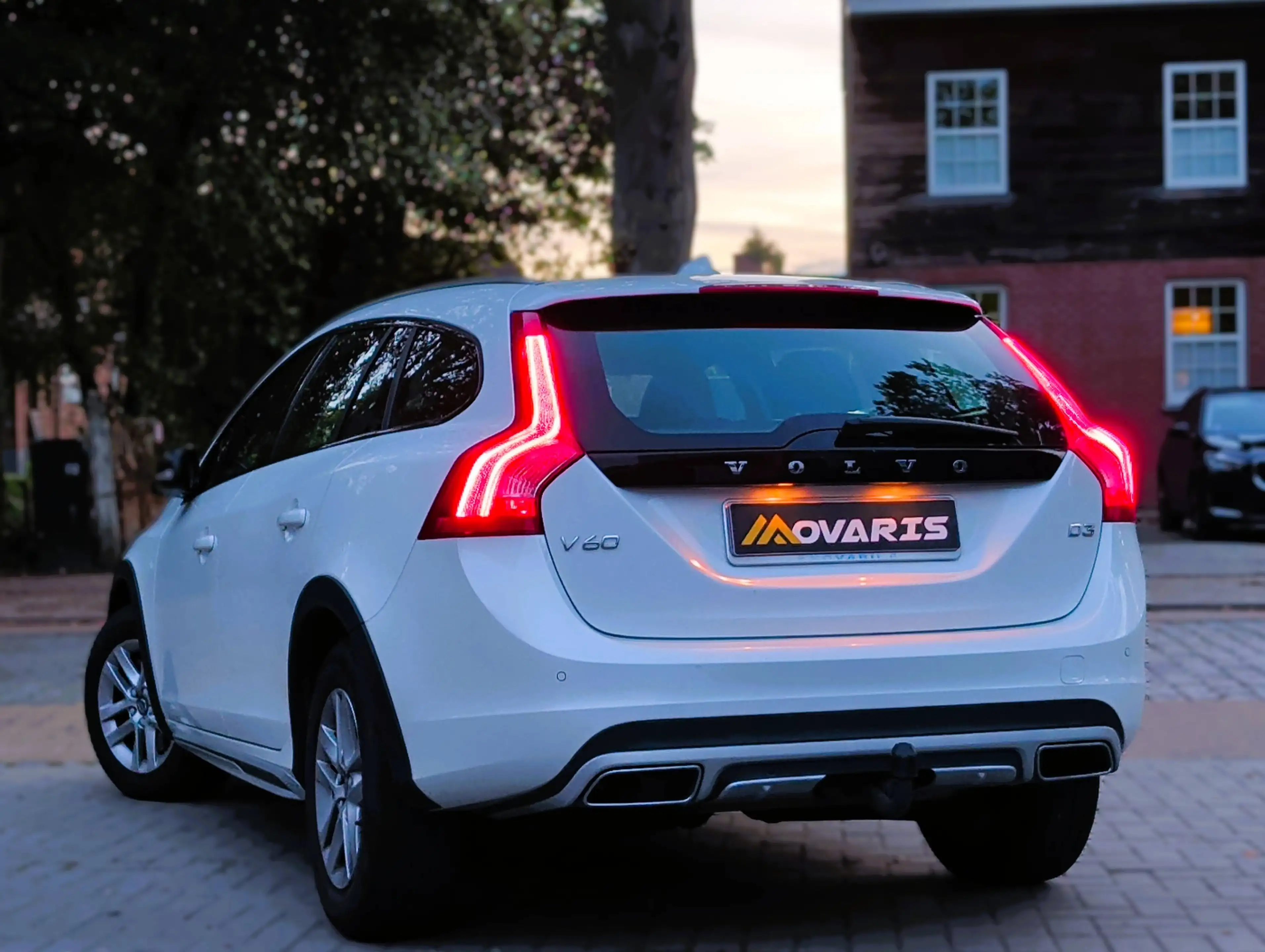 Volvo V60 Cross Country D3 KINETIC TREKHAAK 37000KM — photo 2