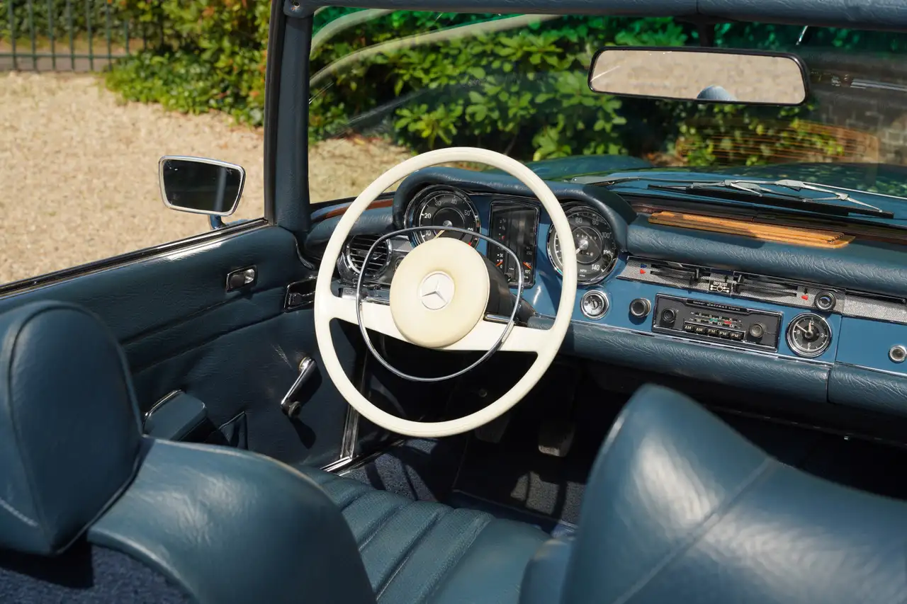 Mercedes-Benz SL 280 Pagode "with manual gearbox" In well-preserved con, foto 10