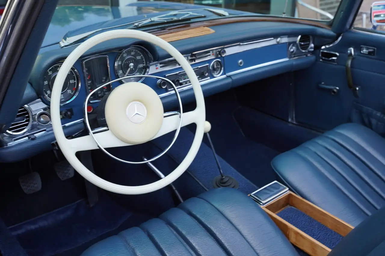 Mercedes-Benz SL 280 Pagode "with manual gearbox" In well-preserved con, foto 3