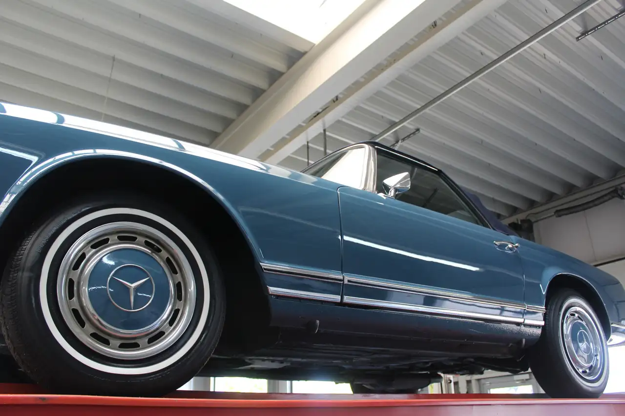 Mercedes-Benz SL 280 Pagode "with manual gearbox" In well-preserved con, foto 6