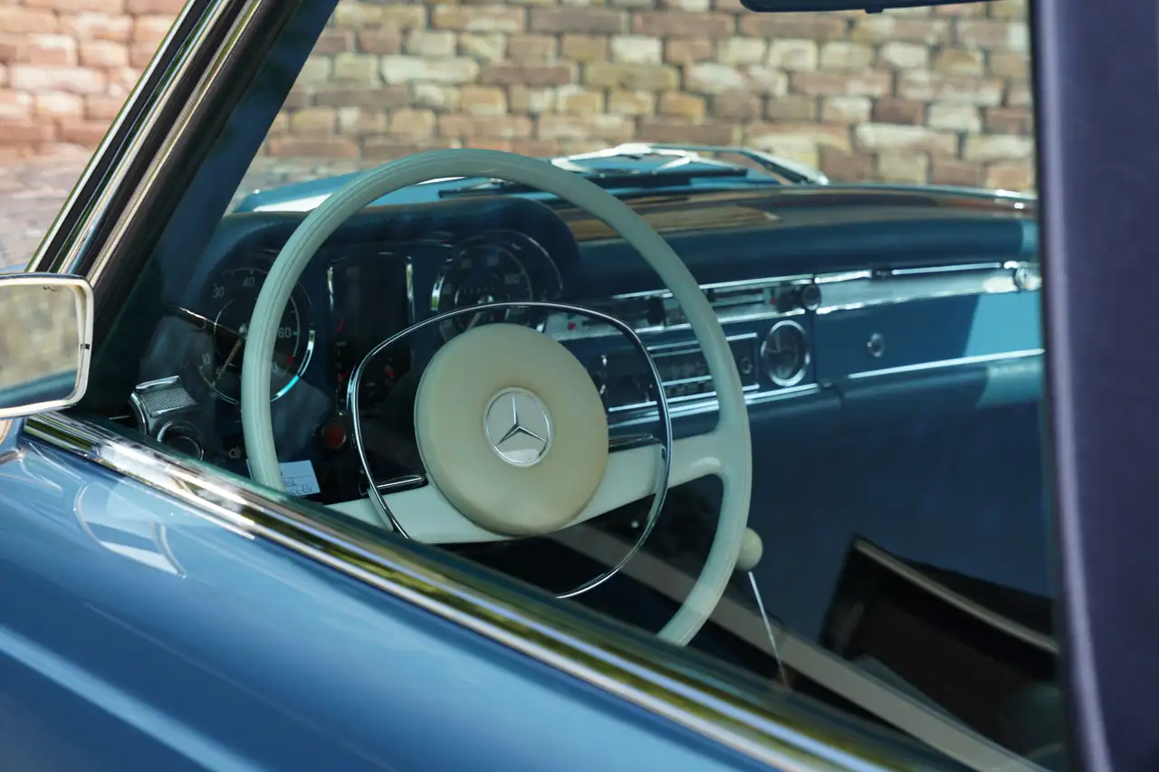 Mercedes-Benz SL 280 Pagode "with manual gearbox" In well-preserved con, foto 9