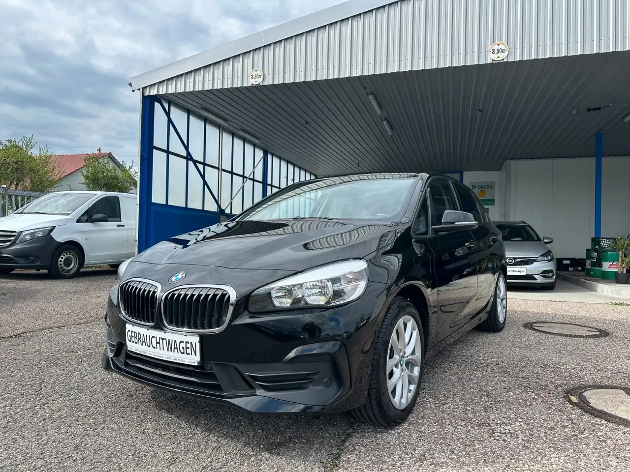 BMW 225