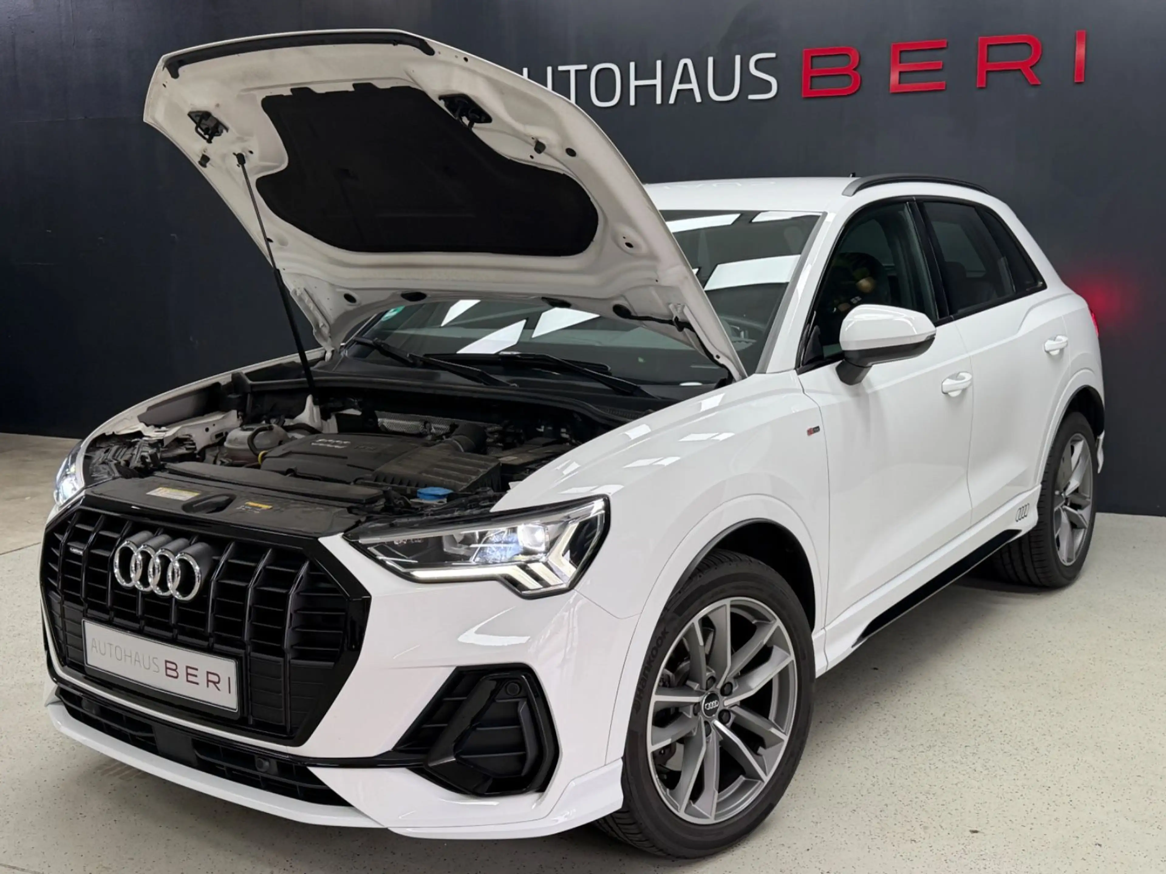 Audi Q3 40 TFSI quattro S line*Virtual*Black*KEYLESS — photo 8