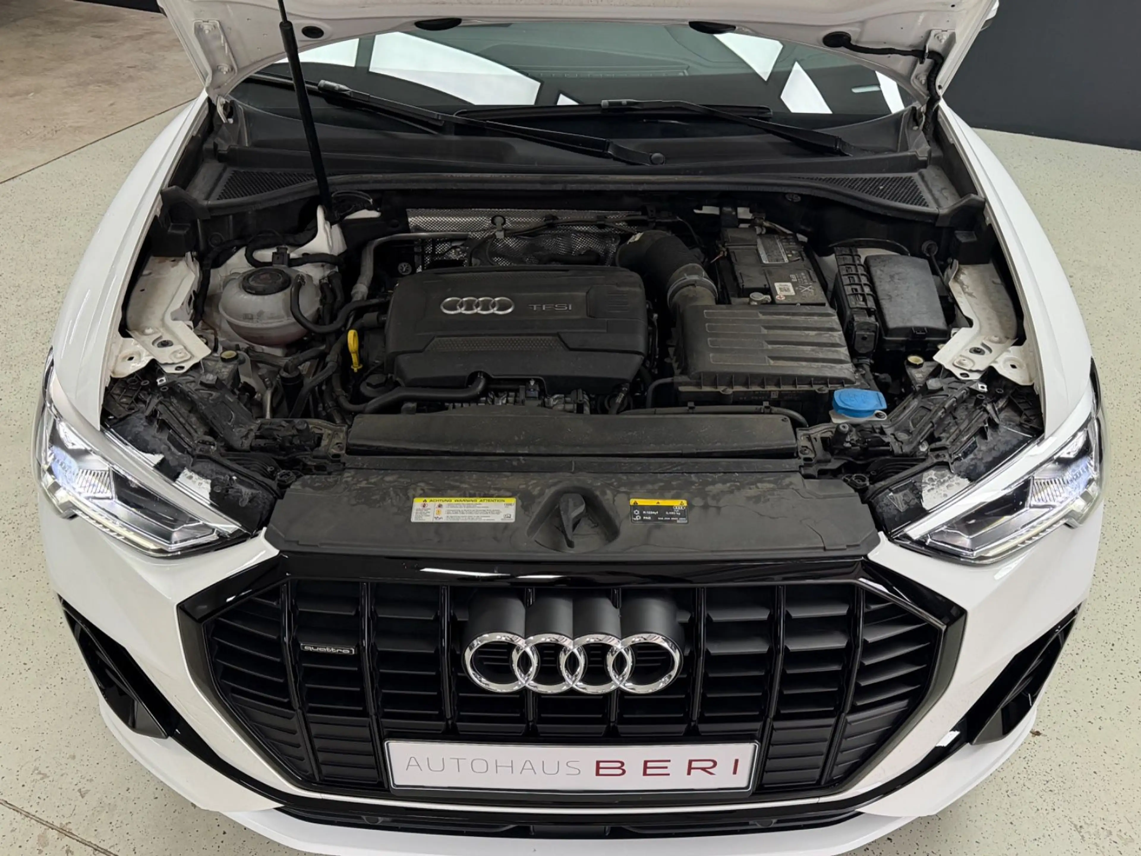 Audi Q3 40 TFSI quattro S line*Virtual*Black*KEYLESS — photo 9