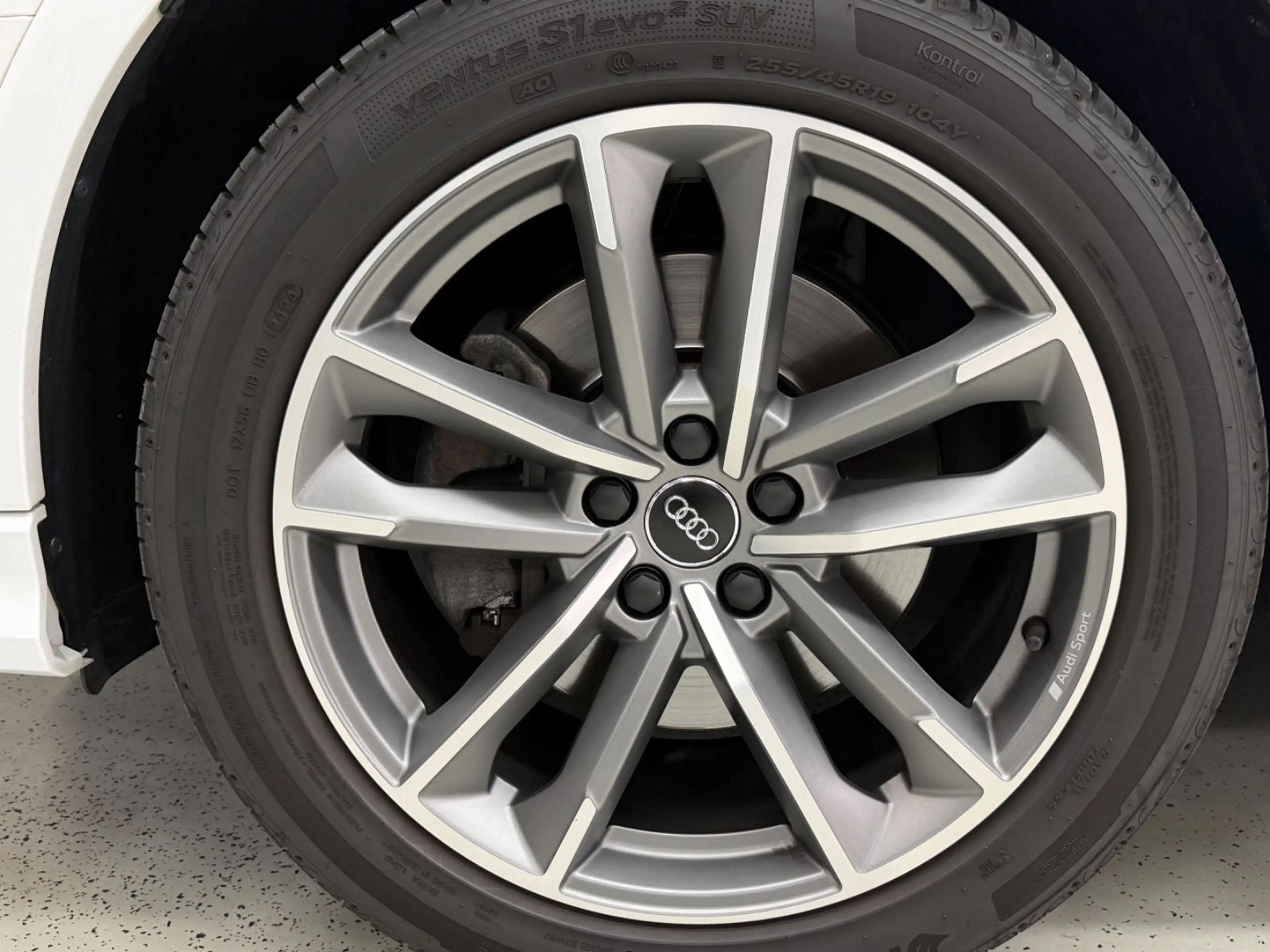 Audi Q3 40 TFSI quattro S line*Virtual*Black*KEYLESS — photo 13