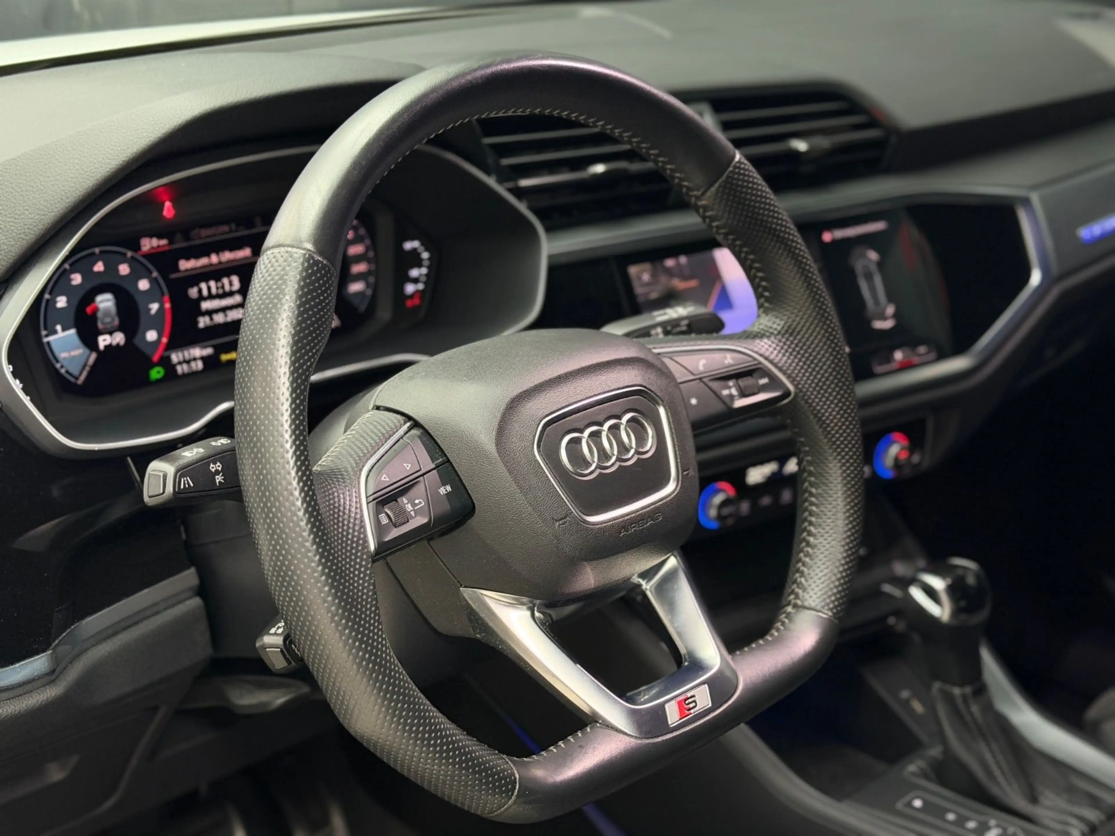 Audi Q3 40 TFSI quattro S line*Virtual*Black*KEYLESS — photo 21