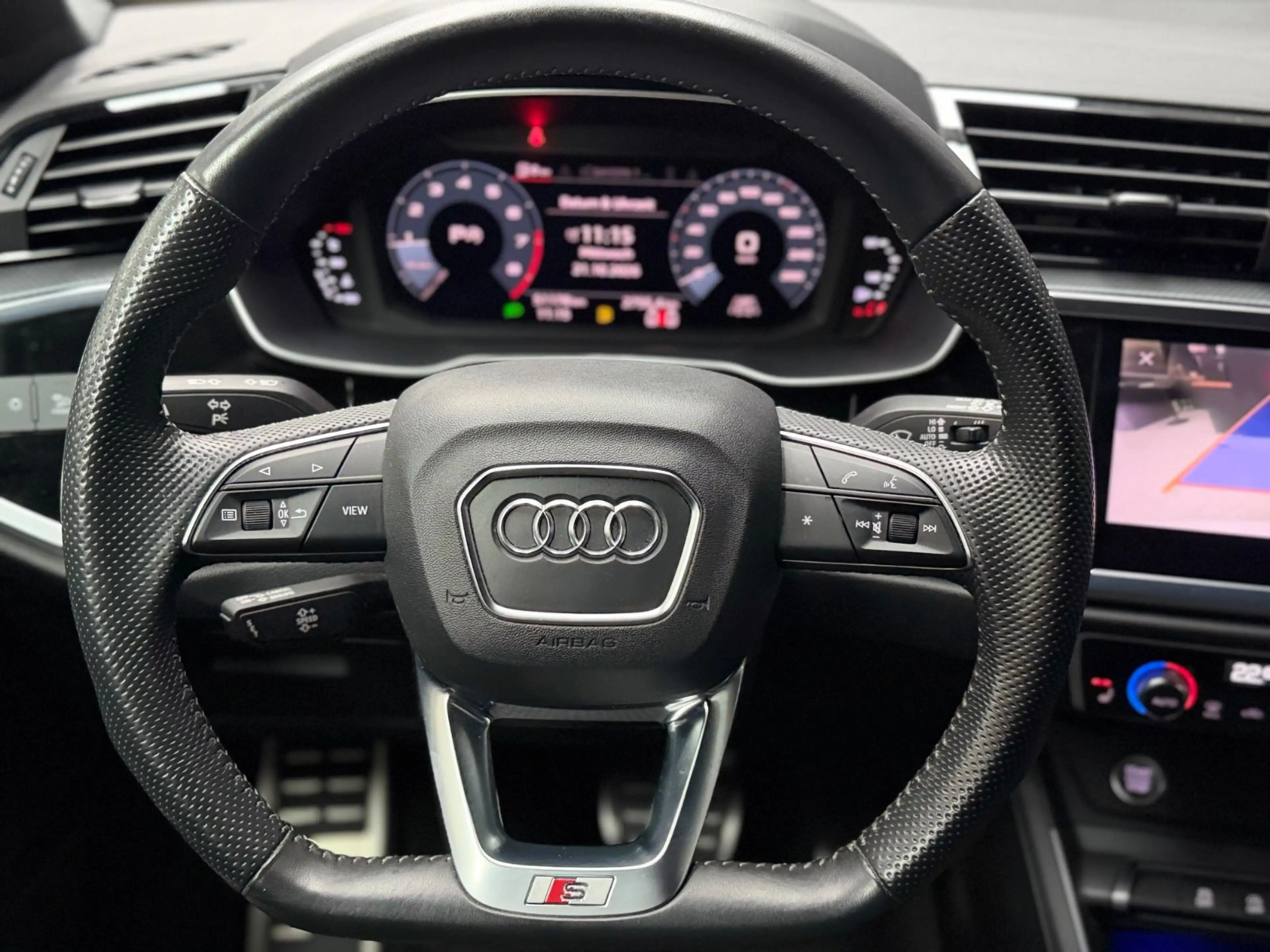 Audi Q3 40 TFSI quattro S line*Virtual*Black*KEYLESS — photo 28