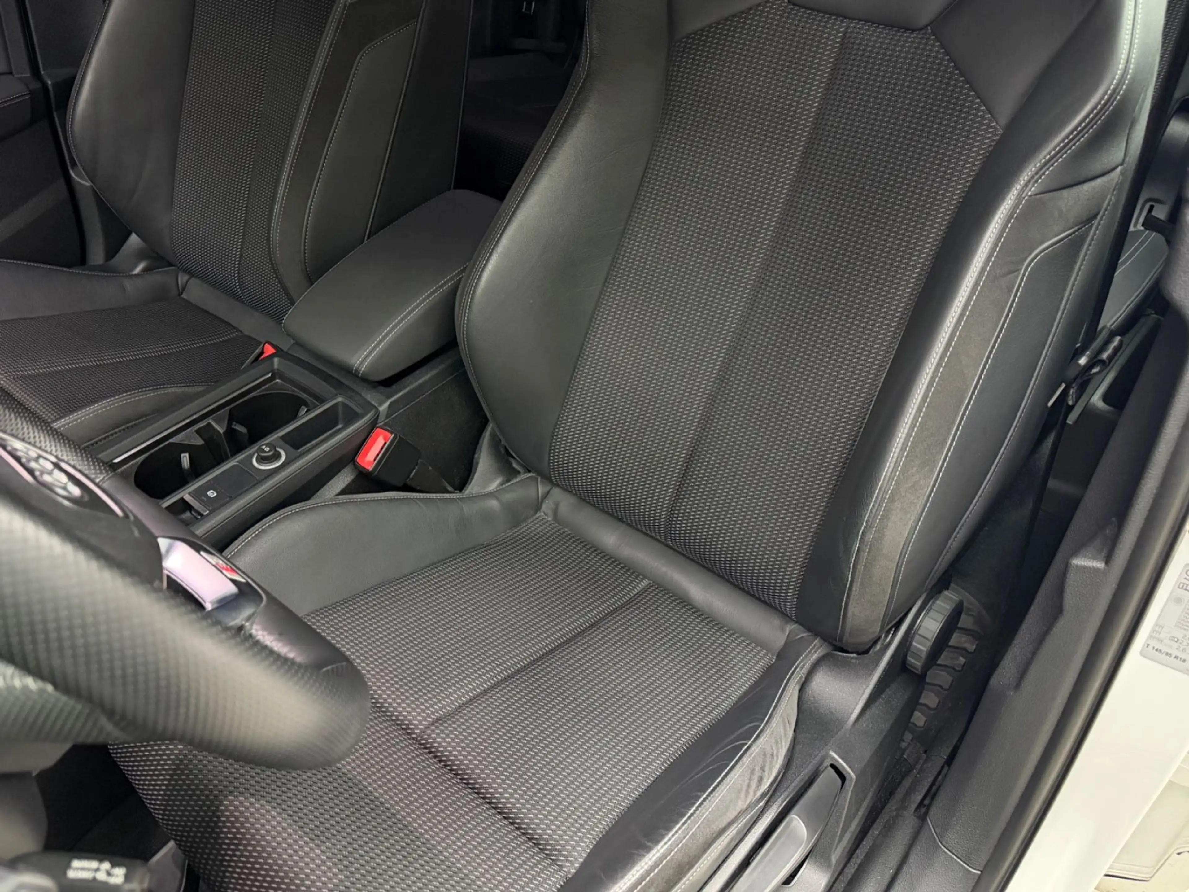 Audi Q3 40 TFSI quattro S line*Virtual*Black*KEYLESS — photo 19