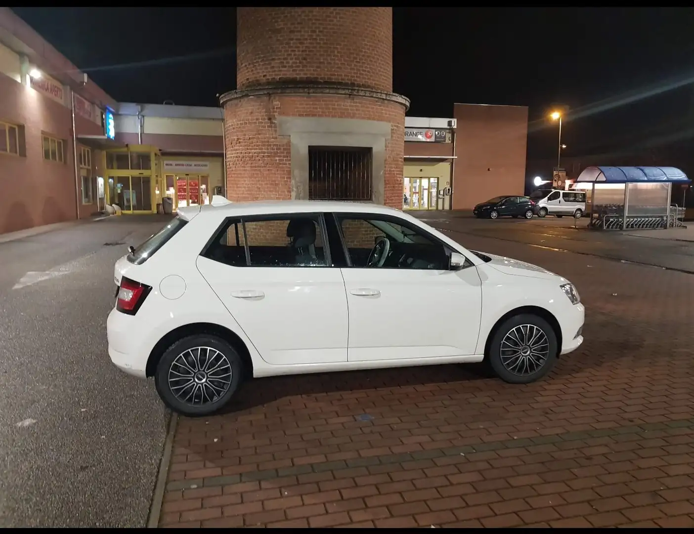 Skoda Fabia Fabia III 2015 Berlina 1.4 tdi Executive 75cv Bianco - 2