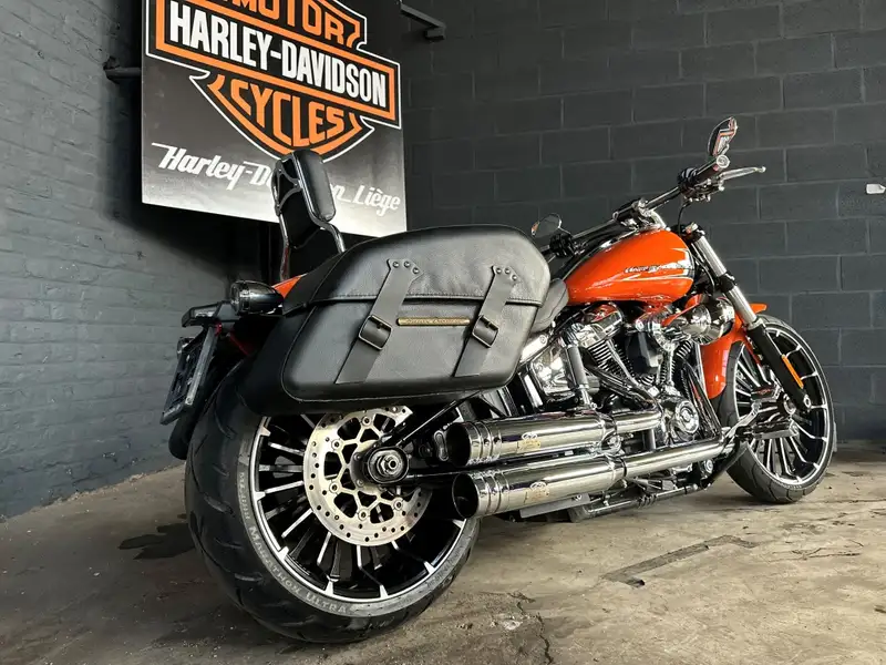 Harley-Davidson Breakout - foto 3